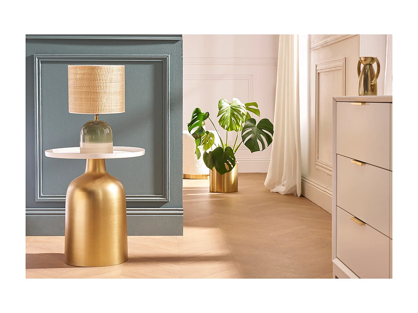 Tavolino da caffè design rotondo in metallo dorato e ripiano bianco opaco RAMSES