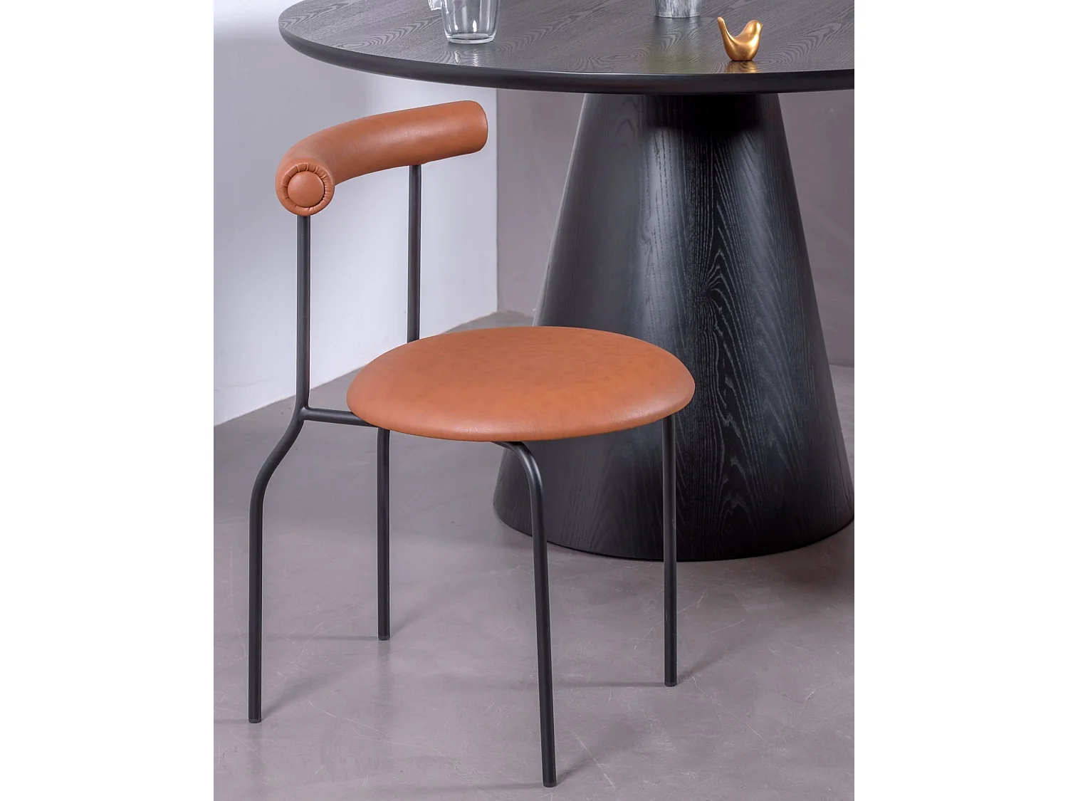 Chaise de salle à manger de style industriel recouverte de similicuir - Elbow - Brun