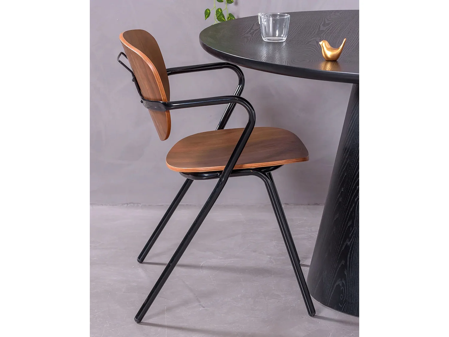 Chaise de salle à manger de style industriel en bois de noyer - Alpha - Noyer