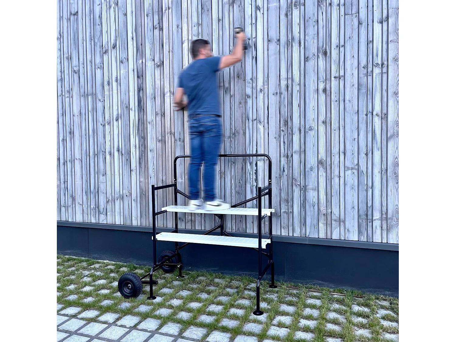 Andamio rodante y plegable en dos niveles negro