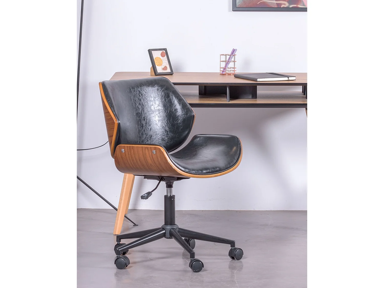 Cadeira de escritório retro em madeira de nogueira e couro sintético - Nordic - Preto