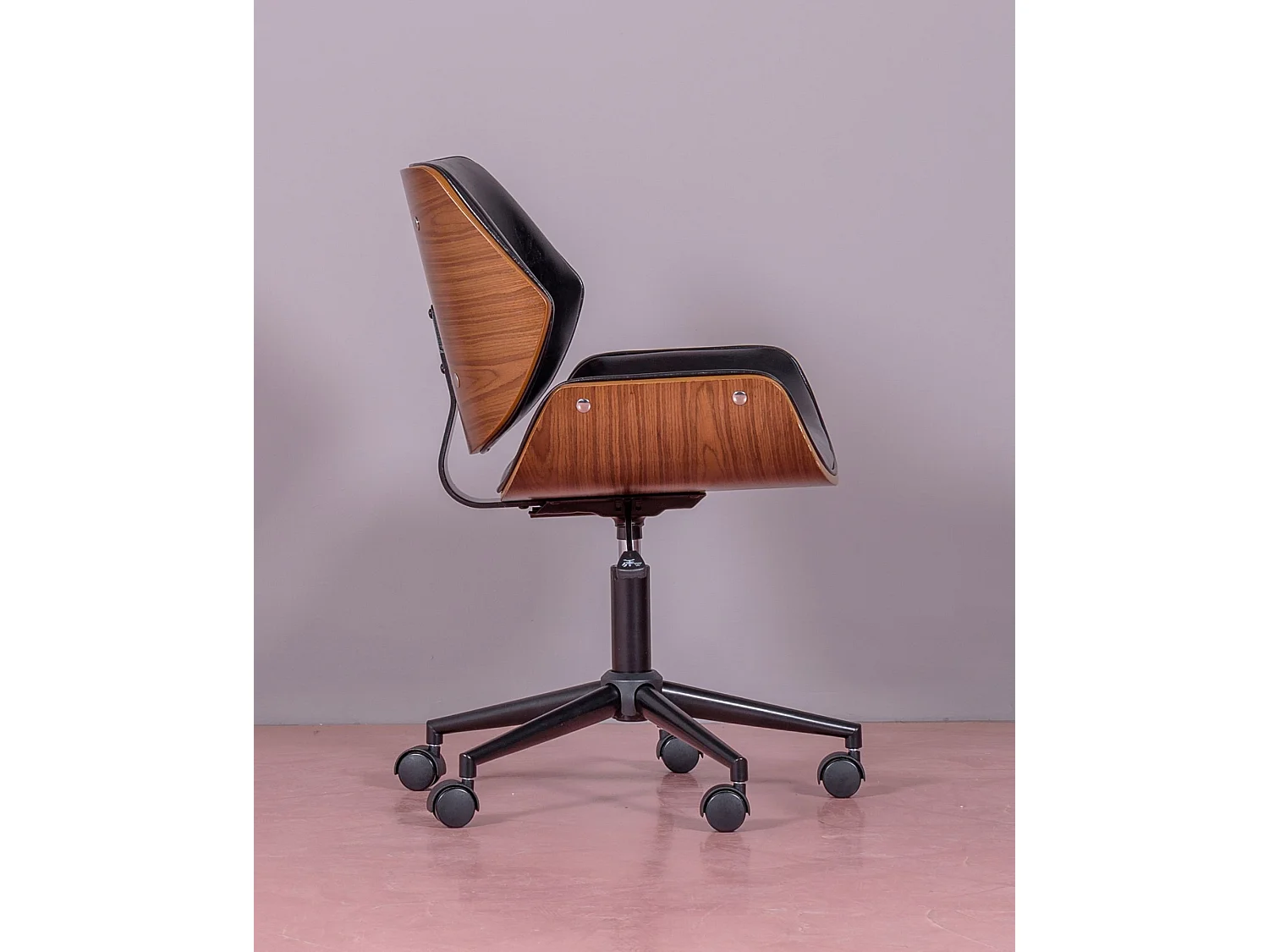 Cadeira de escritório retro em madeira de nogueira e couro sintético - Nordic - Preto