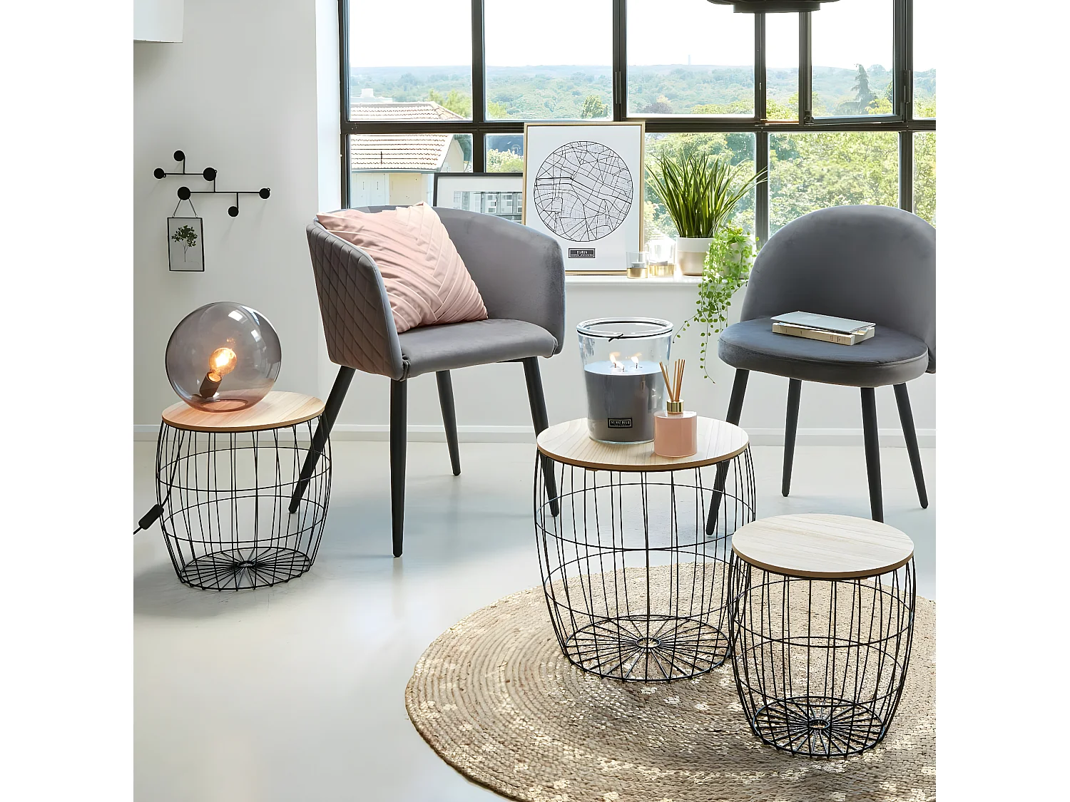 Fauteuil en velours gris foncé à damier