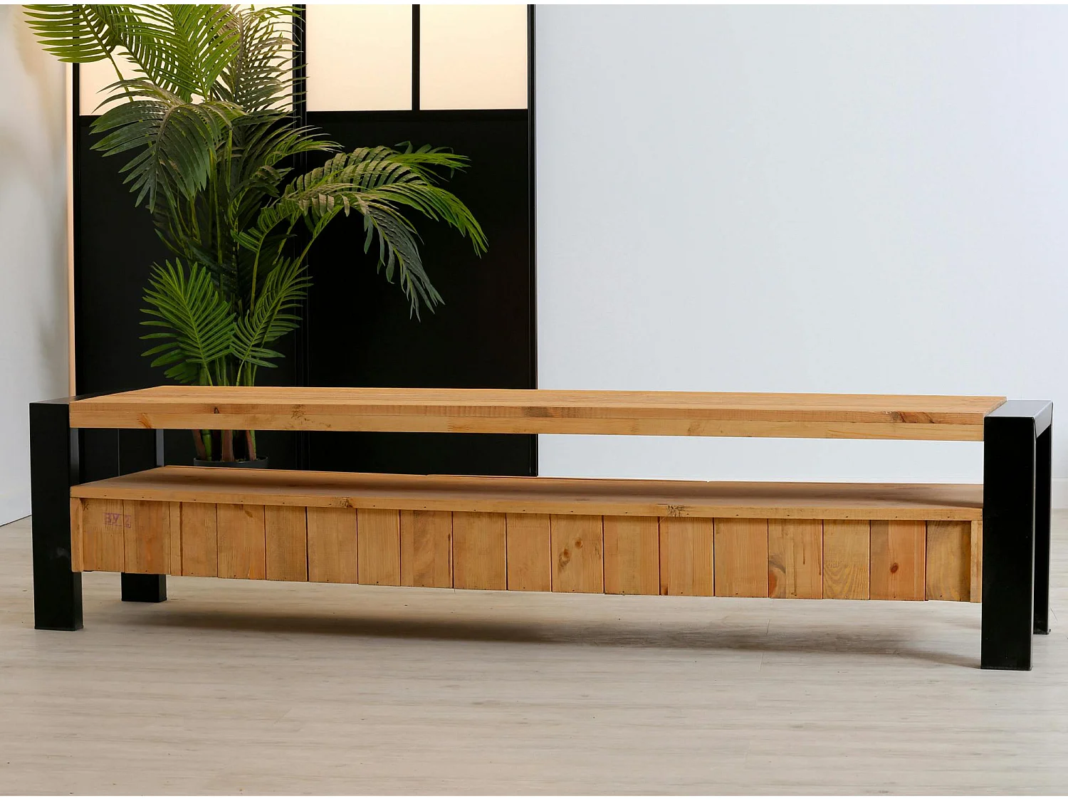 Meuble TV en pin massif 3 tiroirs LOUNDGE