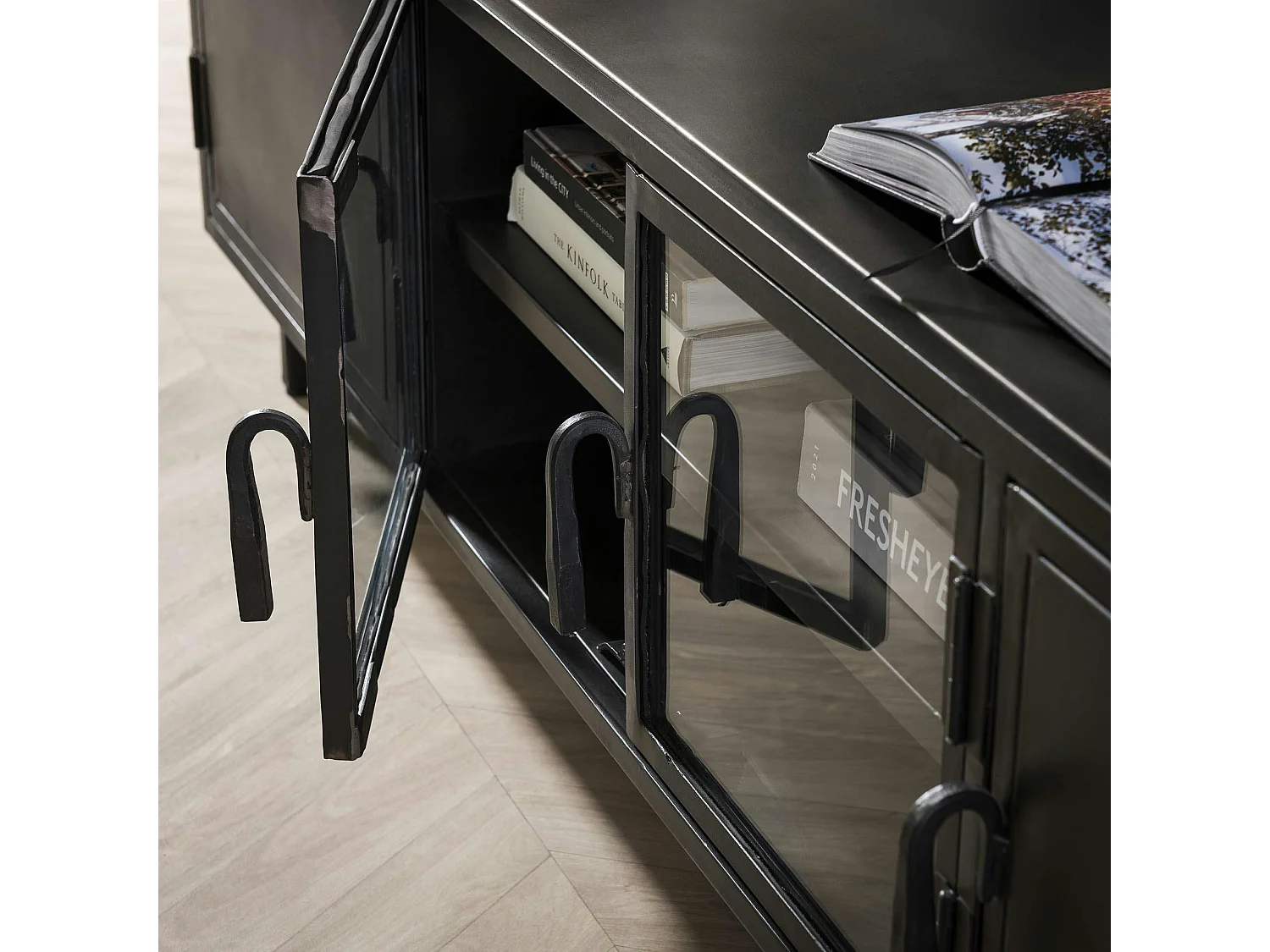 Meuble tv long en métal et verre ROADIES