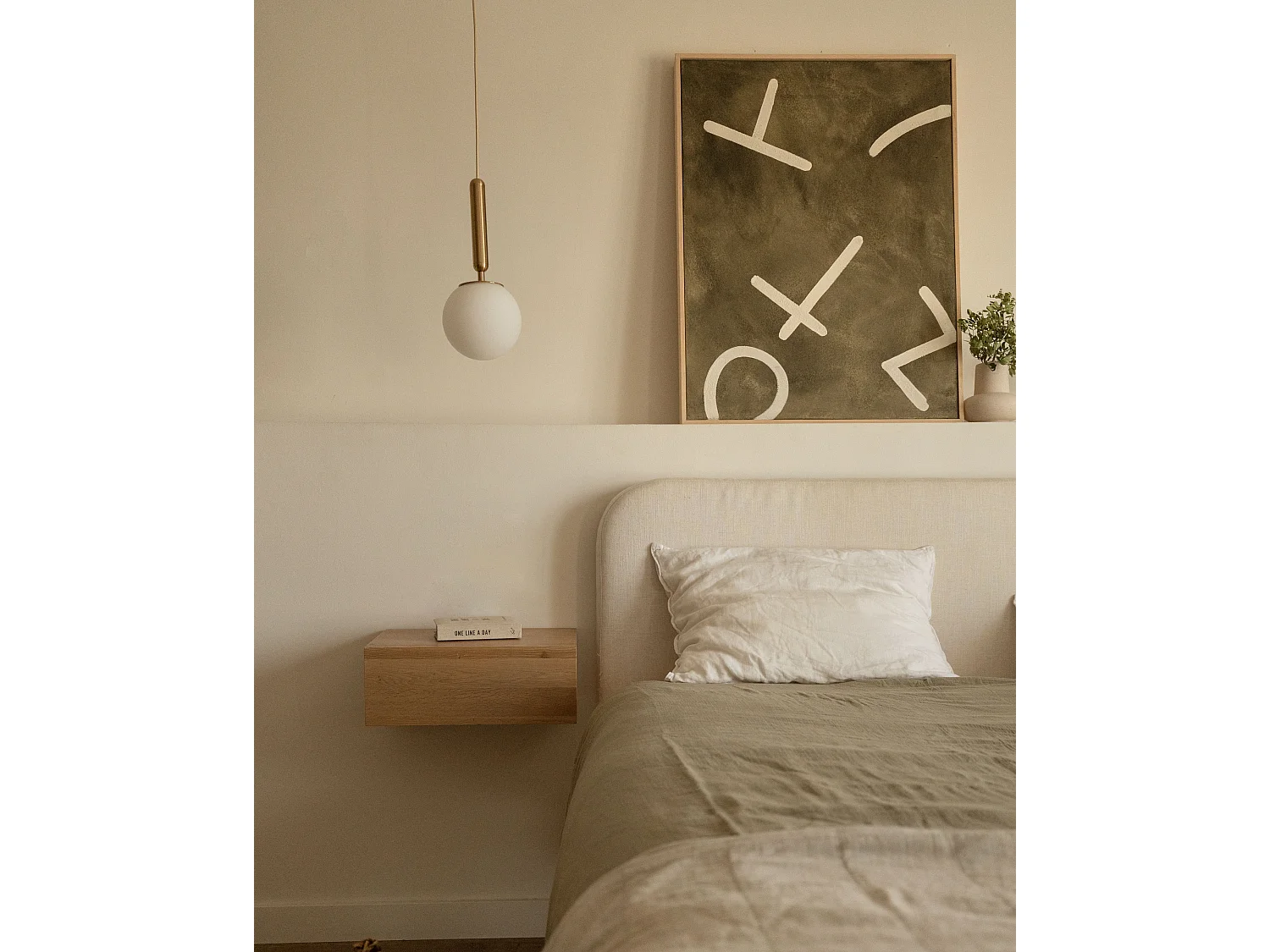 Cuadro decorativo sobre lienzo de algodón con marco de madera negro pintado artesanalmente con pintura al oleo de 80x100cm - SILVANA - DECOWOOD