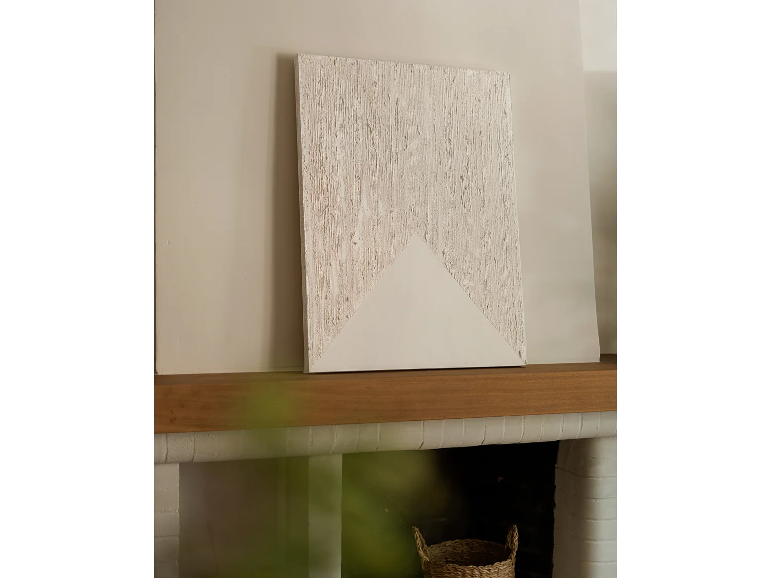 Cuadro decorativo sobre lienzo de algodón con marco de madera marrón claro pintado artesanalmente con pintura al oleo de 60x80cm - ADRIANA - DECOWOOD