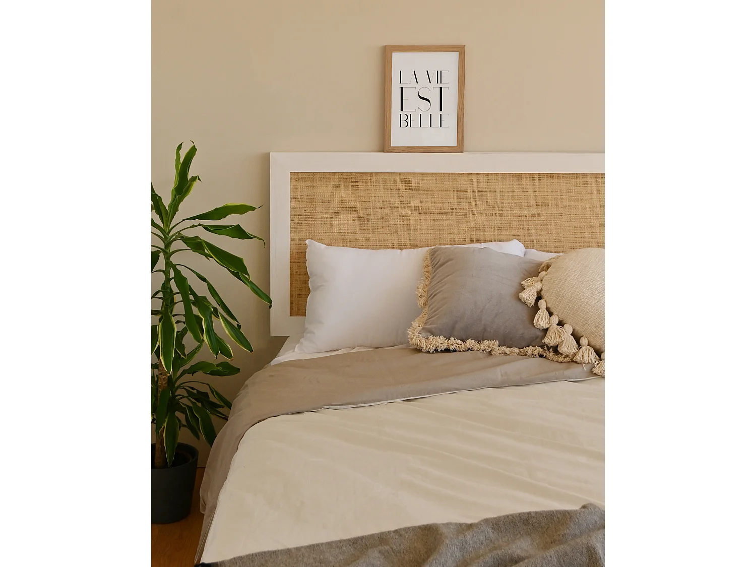 Cabecero de cama de madera maciza y rafia en tono blanco de 100x60cm - ELLEN RAFIA - DECOWOOD