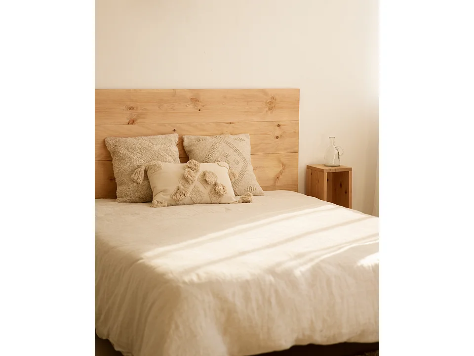 Cabecero de cama de madera maciza en tono roble medio de 120x60cm - FLANDES - DECOWOOD