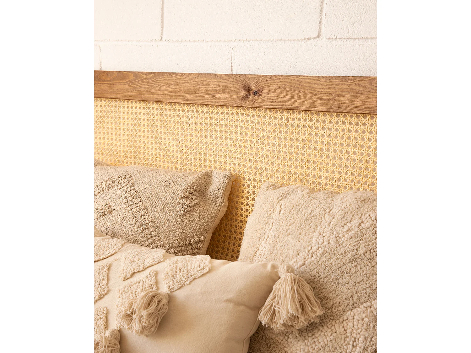 Cabecero de cama de madera maciza y cannage en tono roble oscuro de 180x60cm - ELLEN CANNAGE - DECOWOOD