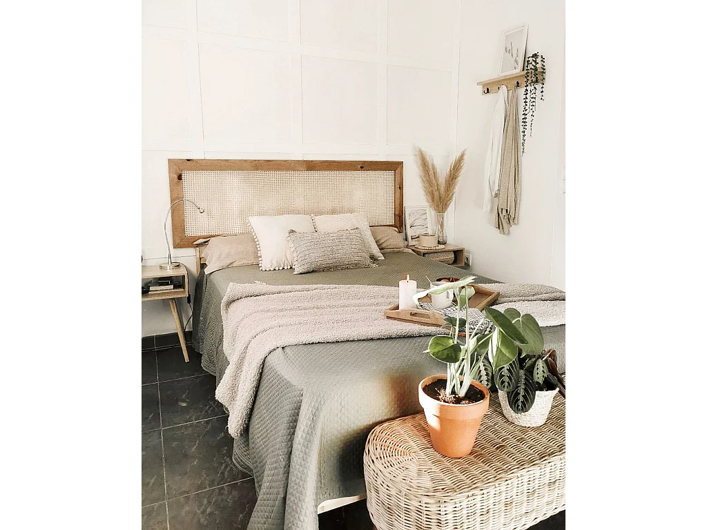 Cabecero de cama de madera maciza y cannage en tono roble oscuro de 180x60cm - ELLEN CANNAGE - DECOWOOD