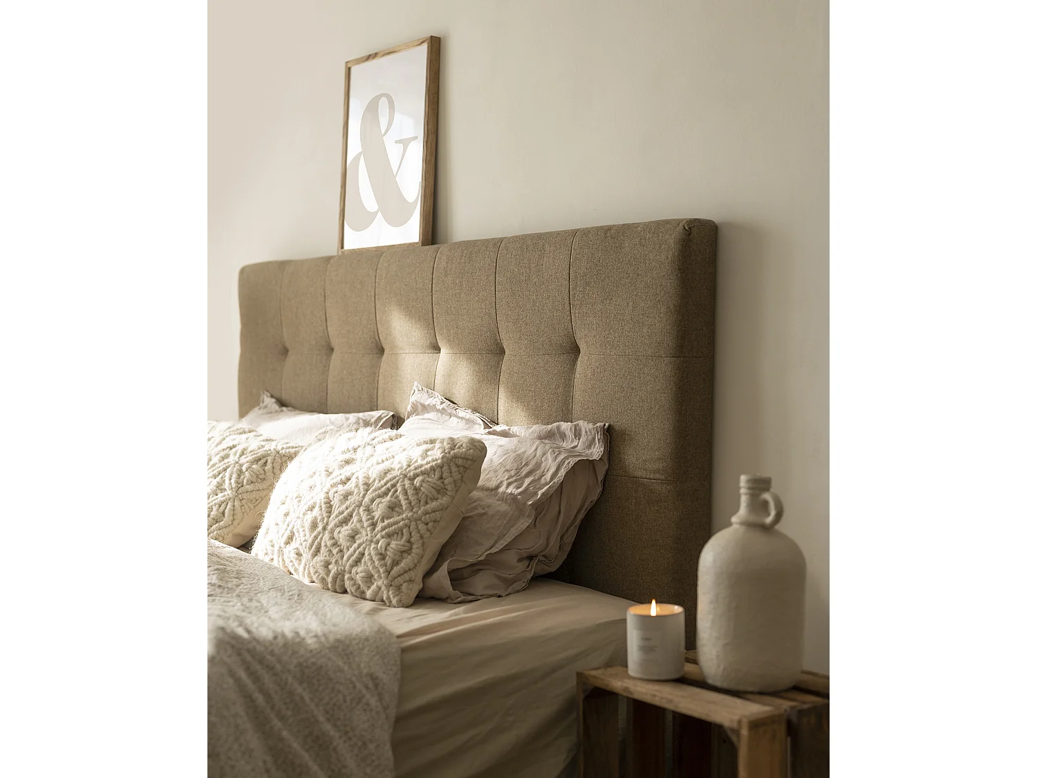 Testiera rivestita in poliestere con pieghe in tono marrone 135x80cm - ALAN - DECOWOOD