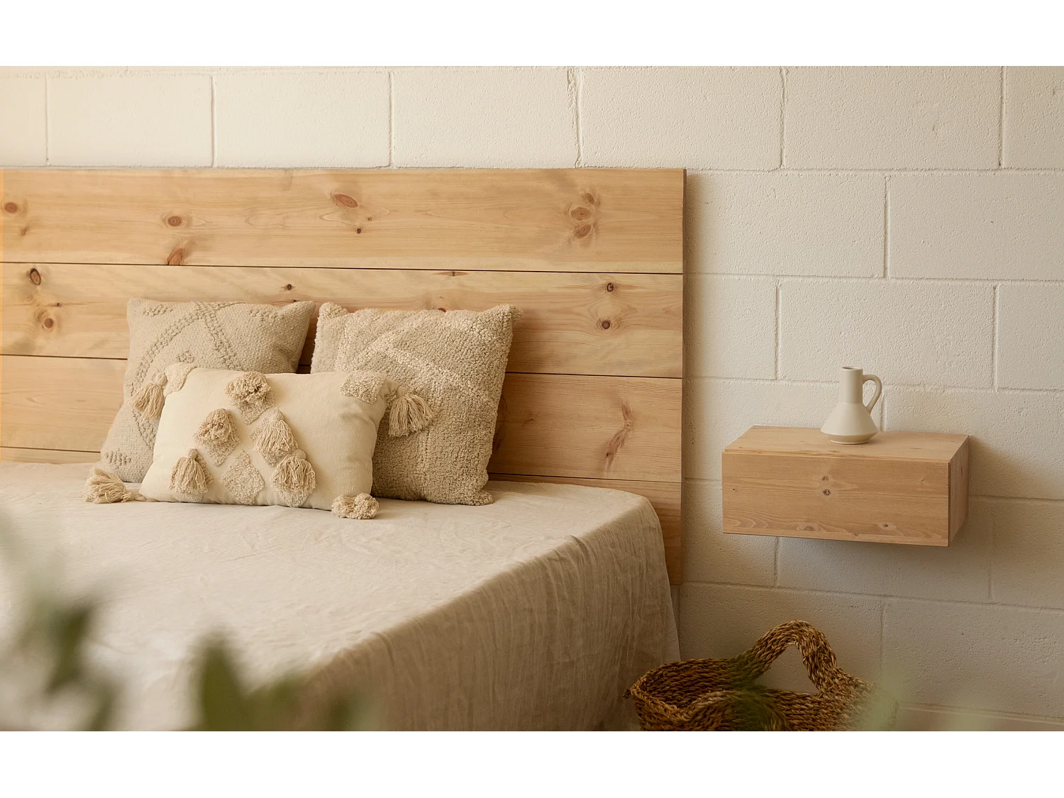 Set testiera e 2 comodini in legno massello in tono marrone chiaro 160x80cm - FLANDES + INGRID - DECOWOOD