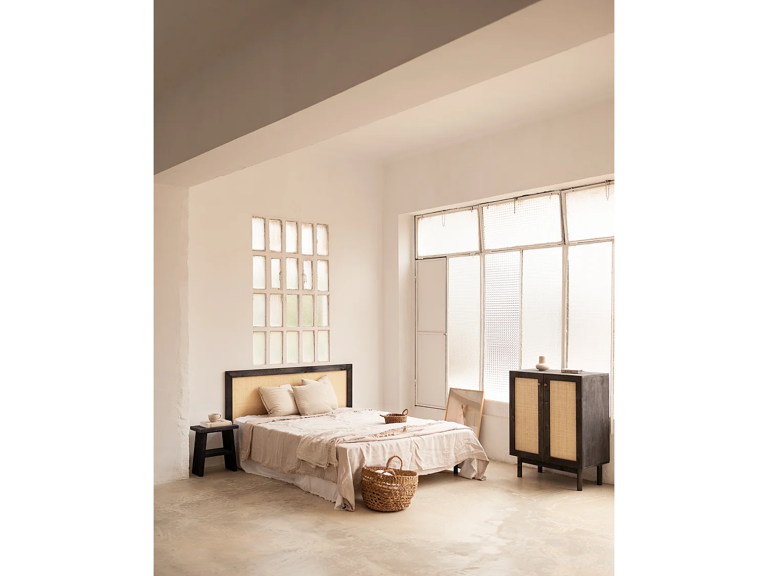 Aparador de madera maciza negro - FRIDA - DECOWOOD