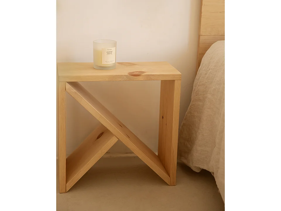 Table d'appoint en bois de pin marron 50x50cm - STOKE - DECOWOOD