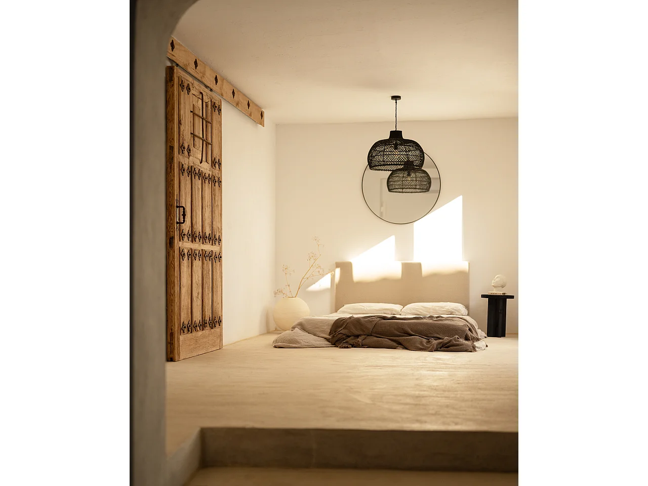 Taburete de madera maciza en tono negro de 45x35cm - TOKYO - DECOWOOD