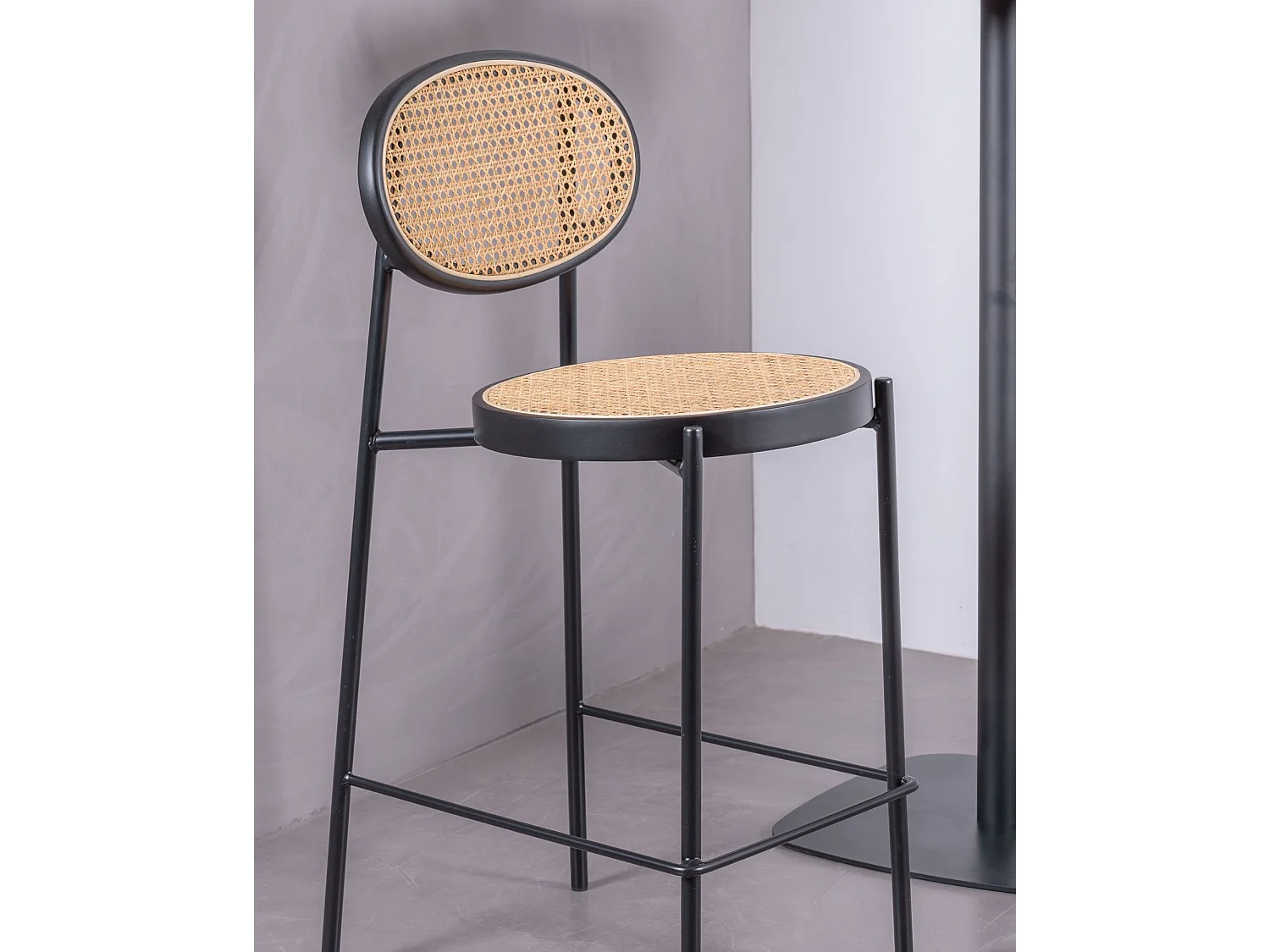 Tabouret vintage au design classique en rotin naturel (65cm) - Nord - Noir