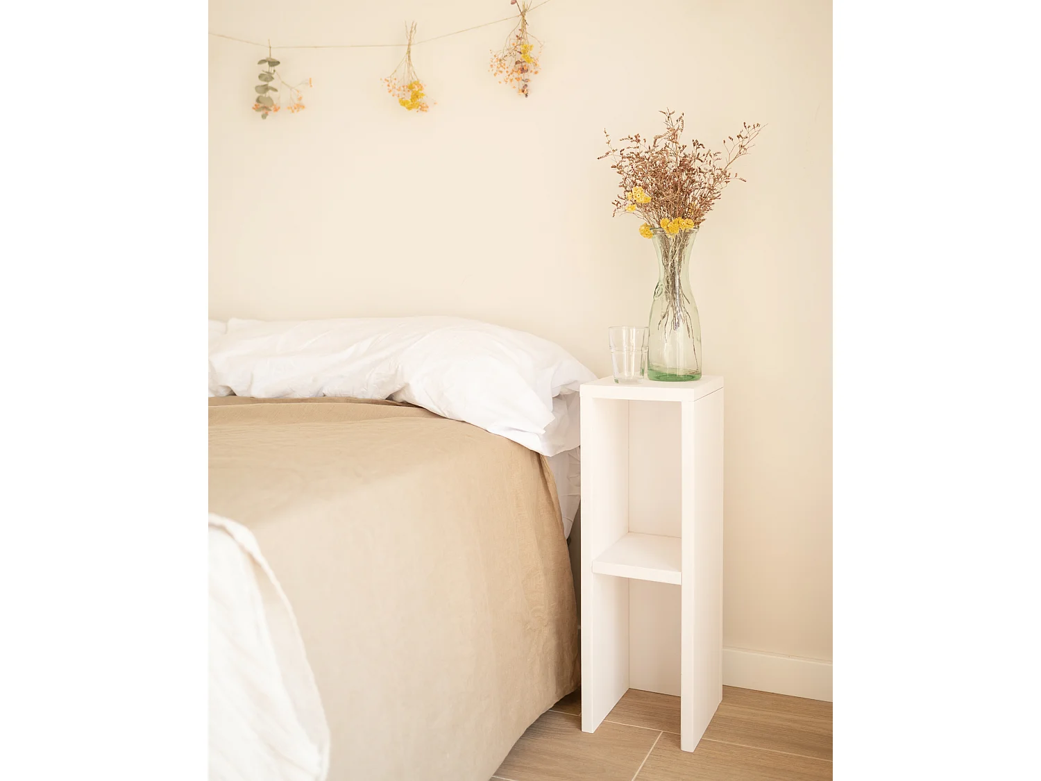 Ensemble 2 tables de chevet en bois de sapin blanc 20x60cm - LINA - DECOWOOD