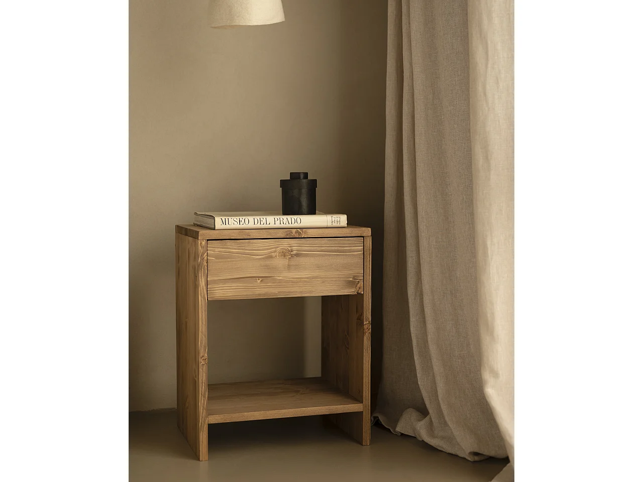 Comodino 1 cassetto in legno massello in tono rovere scuro 40x40cm - MARTINA - DECOWOOD