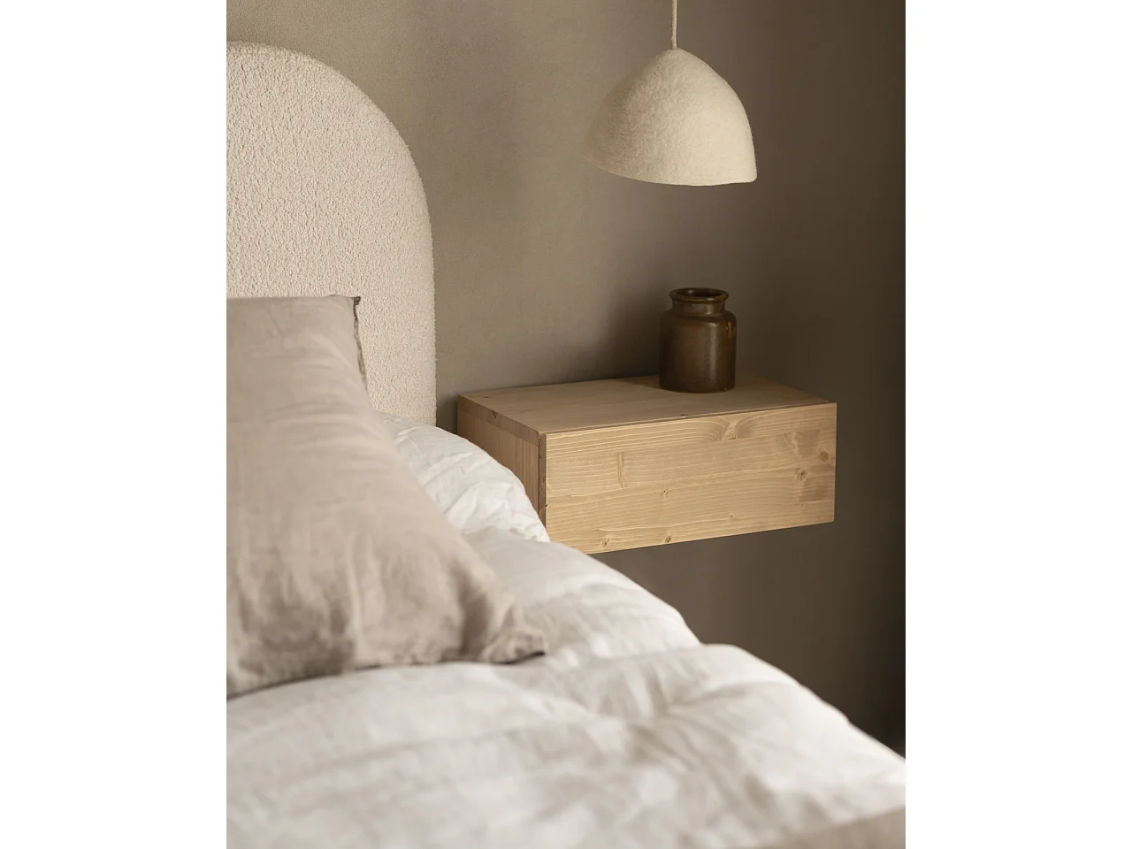 Table de chevet flottante en bois de sapin marron 40x15cm - INGRID - DECOWOOD