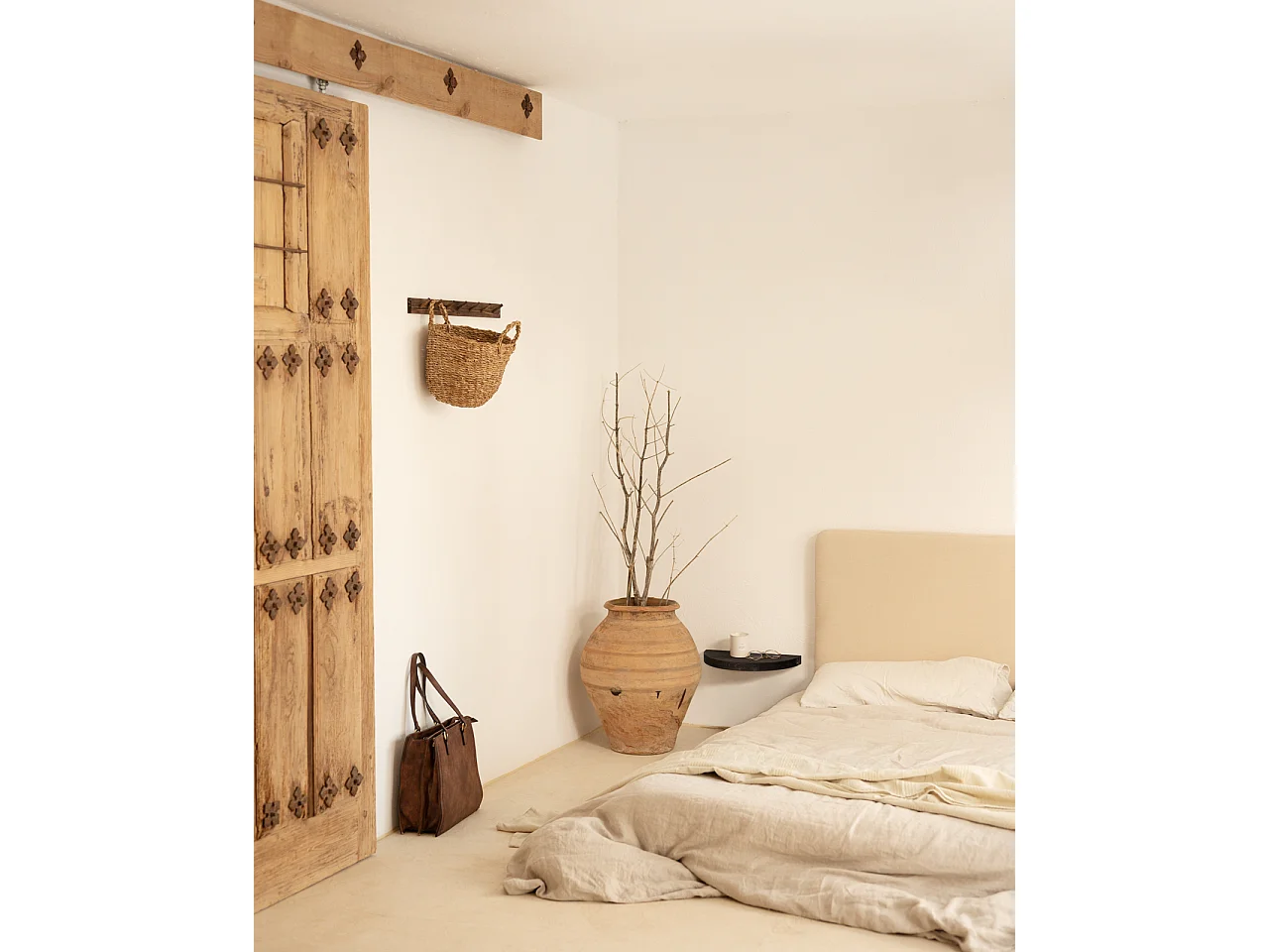 Mesita de noche de pared de madera de abeto Decowood en color negro de 40x3,2cm - TOKYO - DECOWOOD