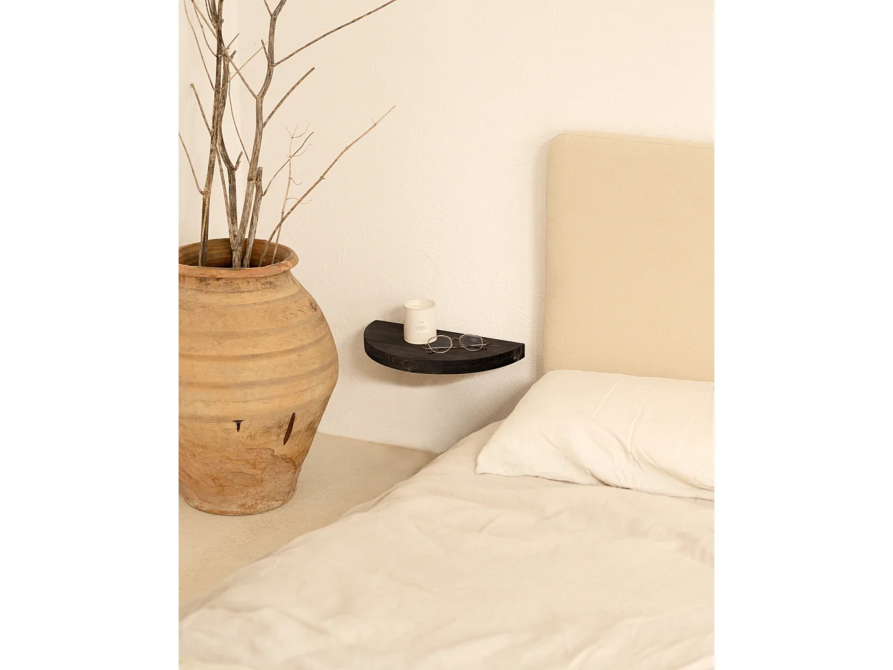 Mesita de noche de pared de madera de abeto Decowood en color negro de 40x3,2cm - TOKYO - DECOWOOD