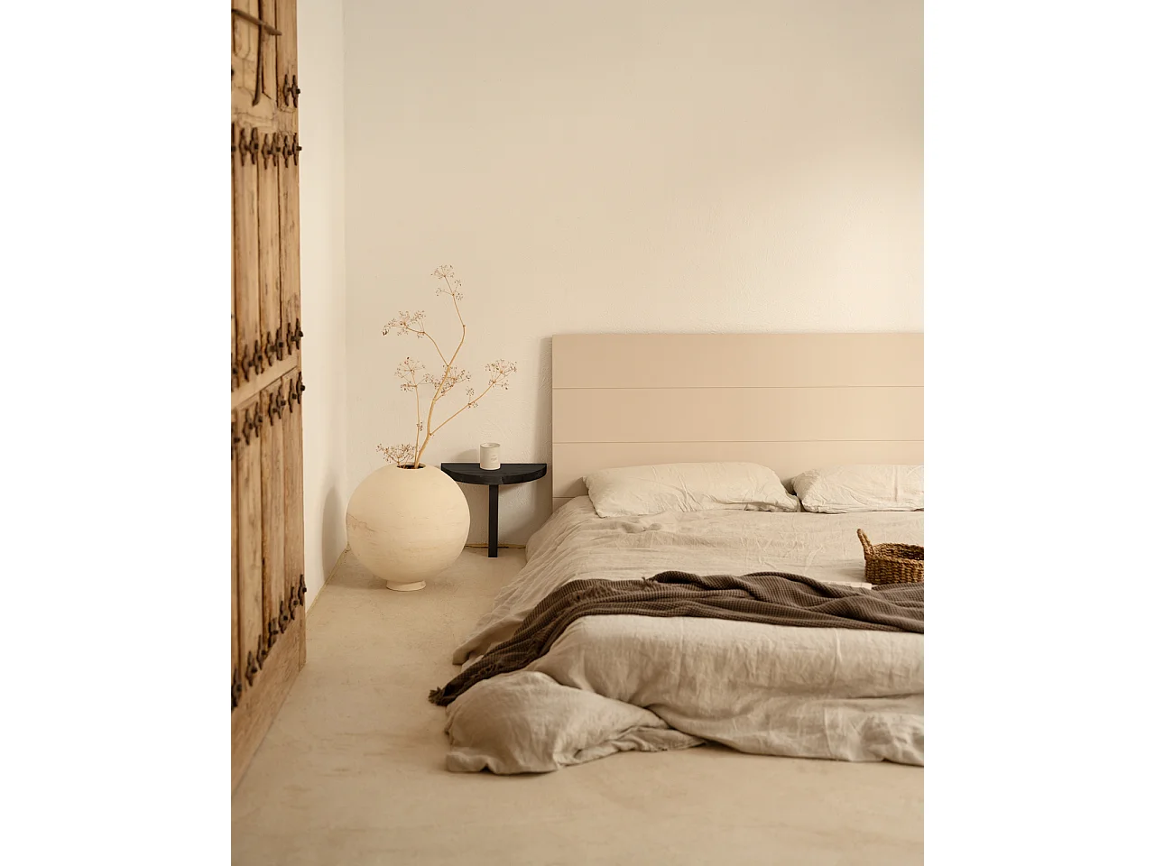 Comodino in legno massello in tono nero 40x27cm - TOKYO - DECOWOOD