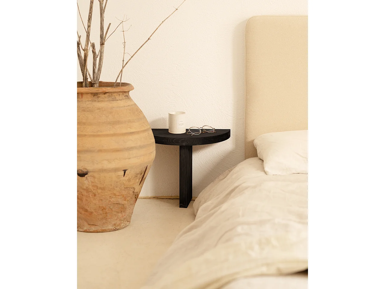 Comodino in legno massello in tono nero 40x27cm - TOKYO - DECOWOOD