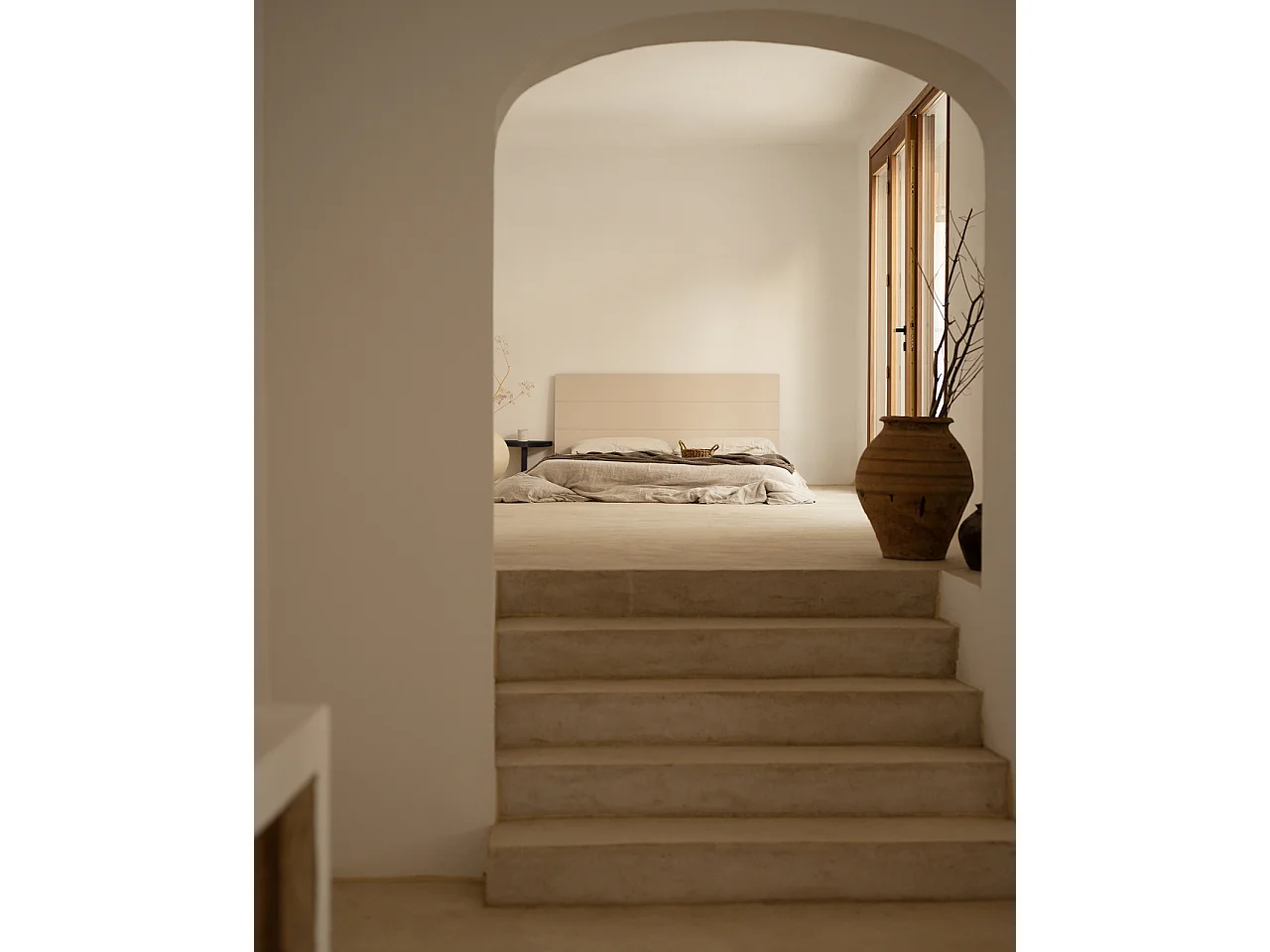 Comodino in legno massello in tono nero 40x27cm - TOKYO - DECOWOOD