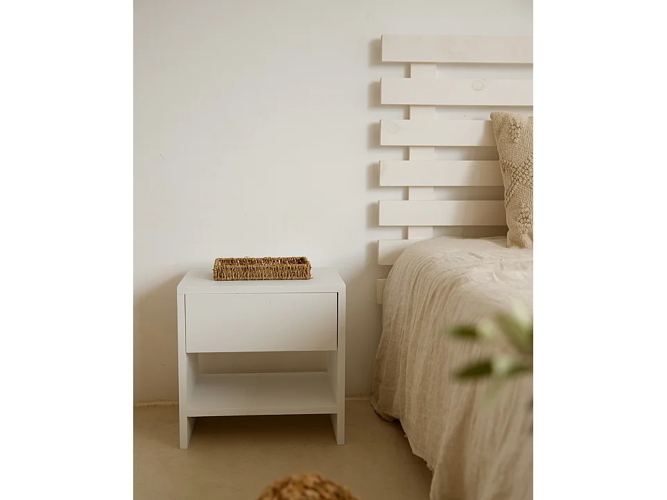 Table de chevet en bois de sapin avec un tiroir blanc 40x40cm - MARTINA - DECOWOOD