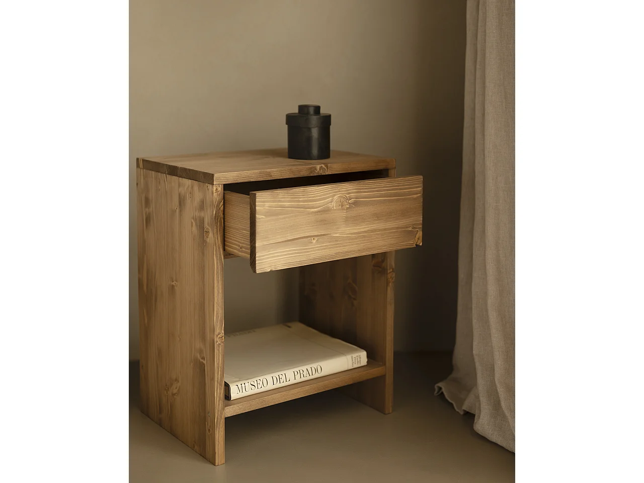 Comodino 1 cassetto in legno massello in tono rovere scuro 40x60cm - MARTINA - DECOWOOD