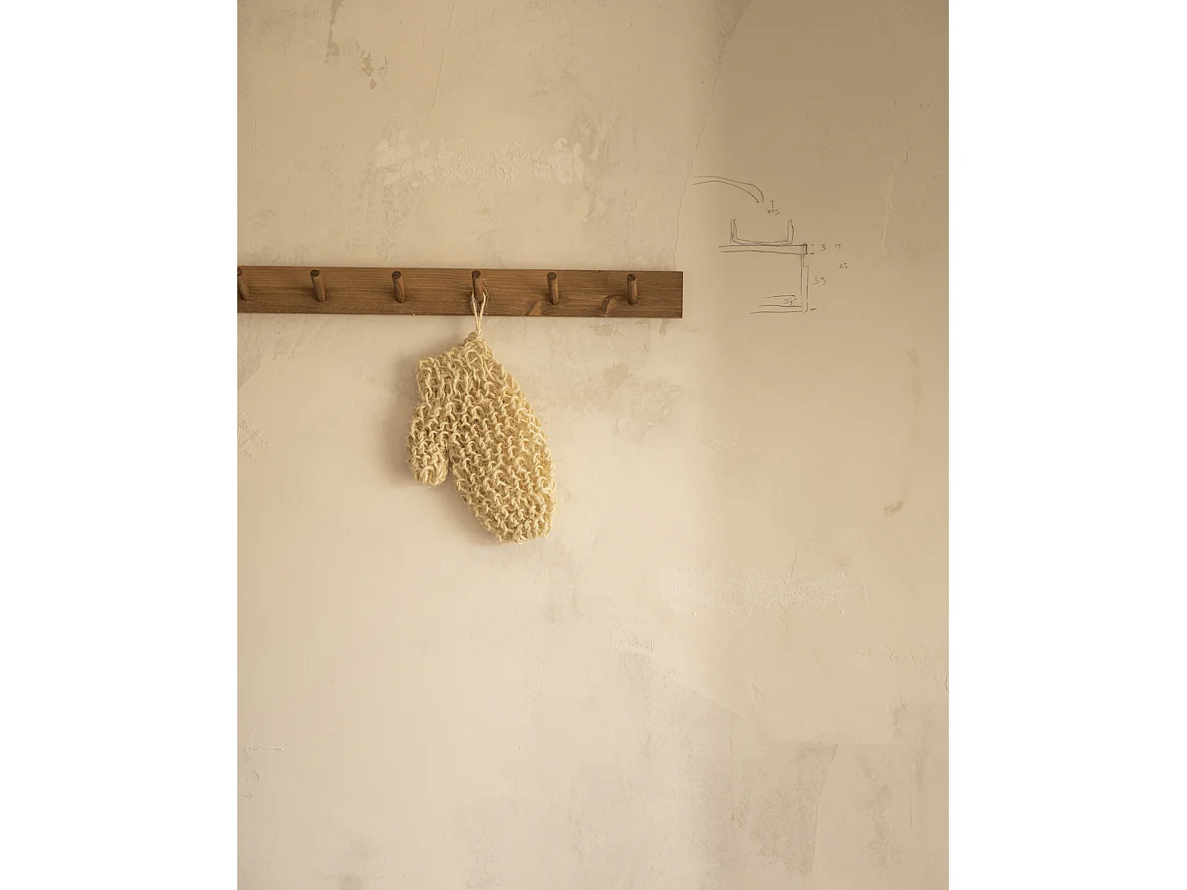 Porte-manteau mural en bois de sapin vieilli 61x5cm - KATE - DECOWOOD