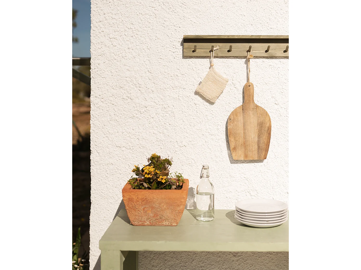 Appendiabiti da parete in legno massello in tono verde 61x9,5cm - KATE - DECOWOOD