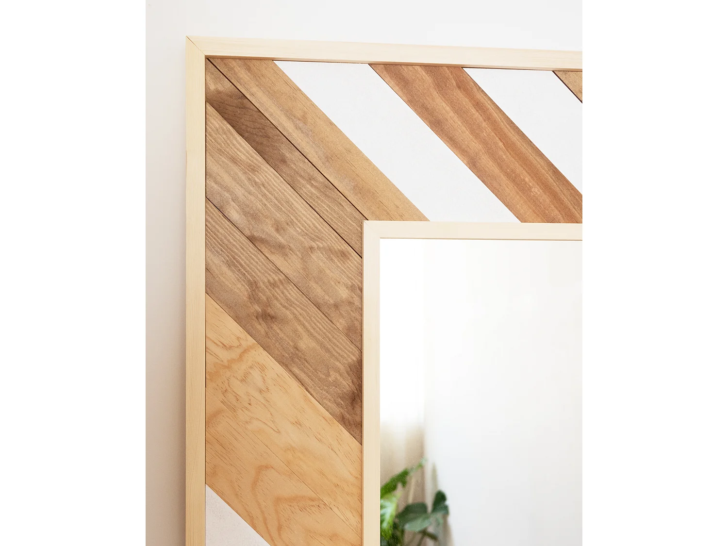 Espejo de madera maciza en tono roble oscuro, natural y blanco de 163x84cm - MOSAIK - DECOWOOD