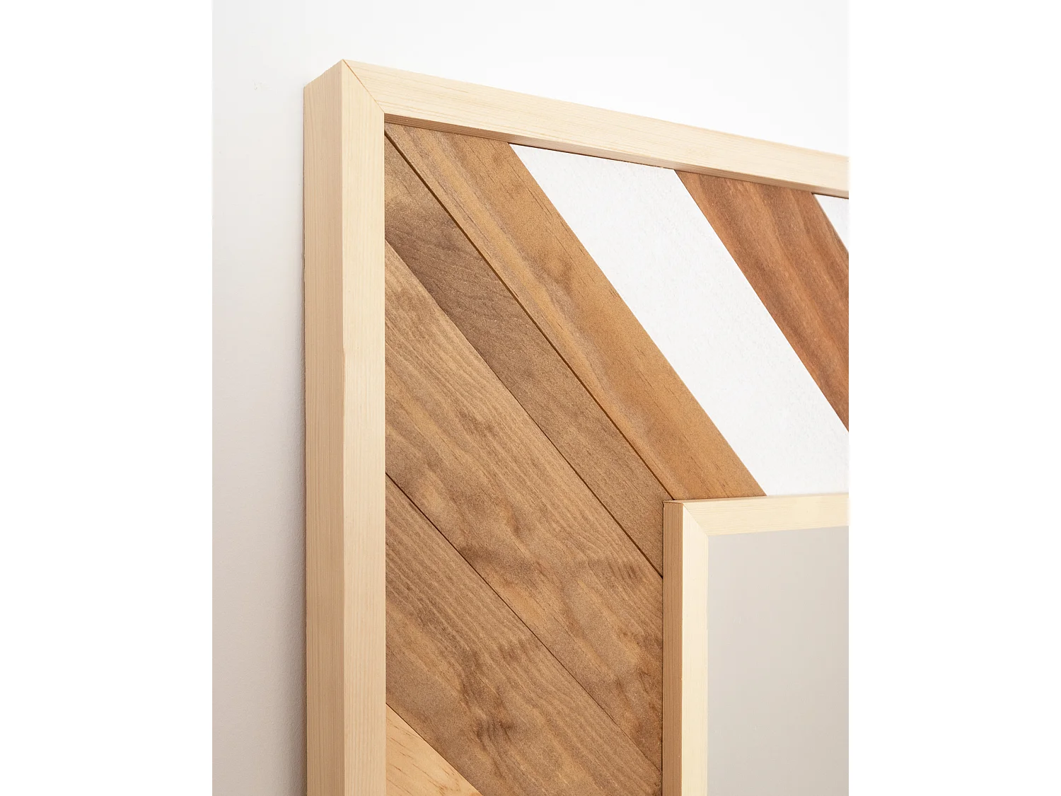 Espejo de madera maciza en tono roble oscuro, natural y blanco de 163x84cm - MOSAIK - DECOWOOD