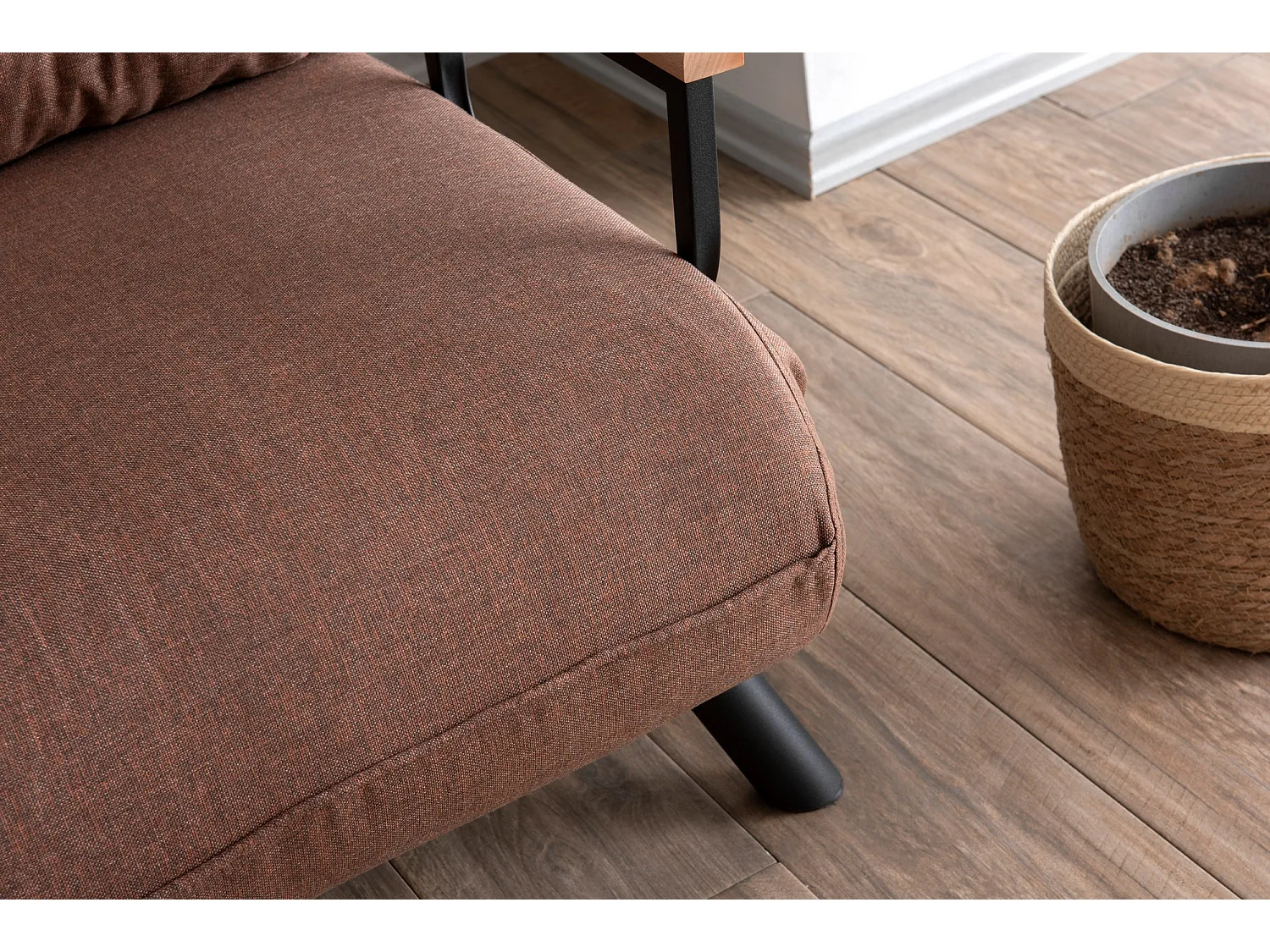 Poltrona-cama de 1 lugar – cor marrom claro – estrutura 100% metálica – tecido de linho