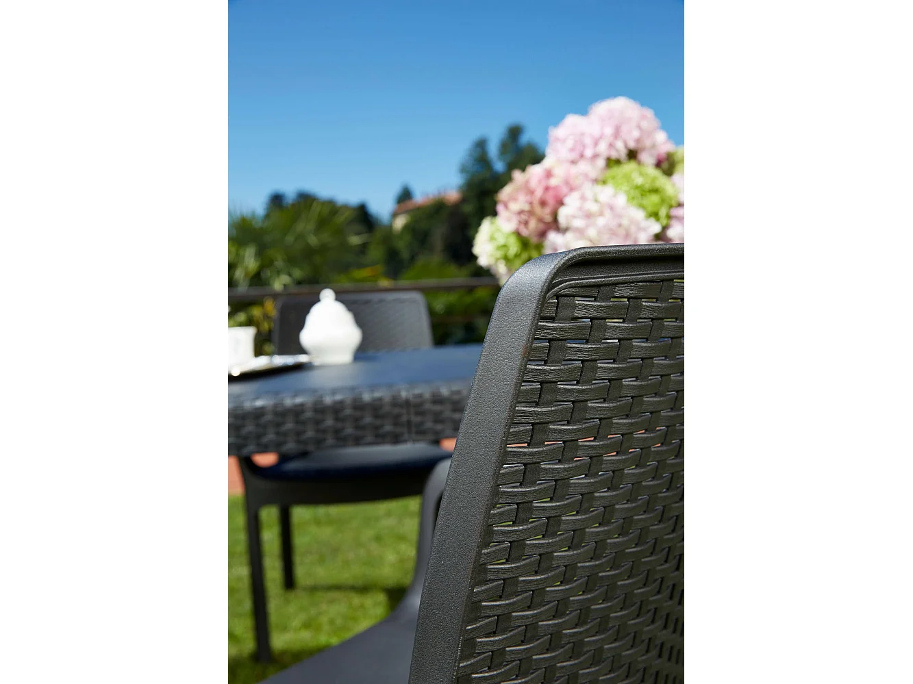 Silla de exterior Torino, Asiento de jardín, Silla para mesa de comedor, Sillón de exterior efecto ratán, 100% Made in Italy, 54x60h82 cm, Antracita