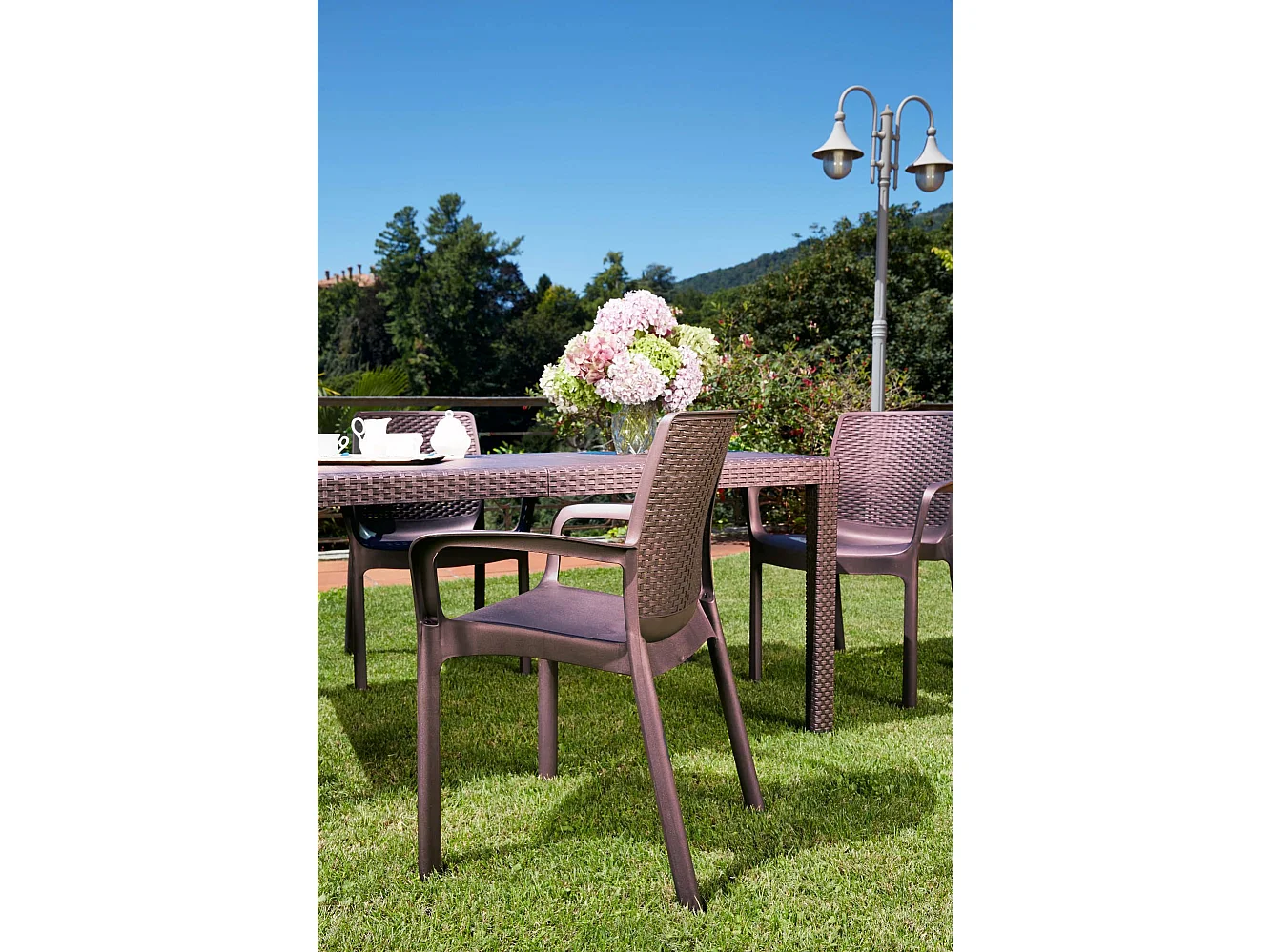Sedia da esterno Torino, Seduta da giardino, Sedia per tavolo da pranzo, Poltrona outdoor effetto rattan, 100 % Made in Italy, 54x60h82 cm, Marrone