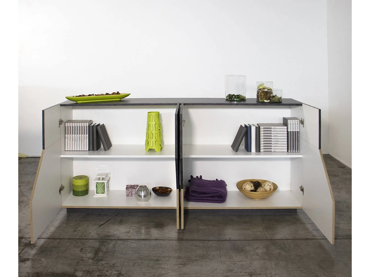 Aparador Carlo, Aparador de cocina con 4 puertas geométricas, Buffet de salón, Aparador de cocina, 100% Made in Italy, 159x43h86 cm, Pizarra y Arce