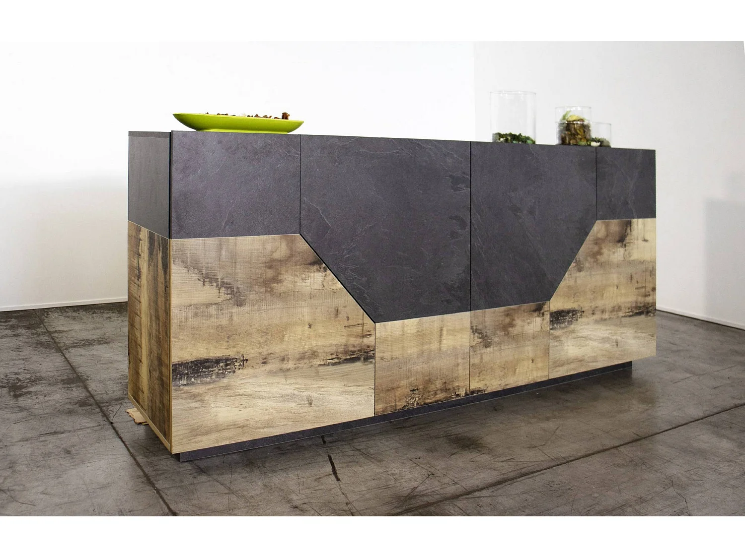 Aparador Carlo, Aparador de cozinha com 4 portas geométricas, Buffet de sala, Aparador de cozinha, 100% Fabricado em Itália, 159x43h86 cm, Ardósia e Bordo