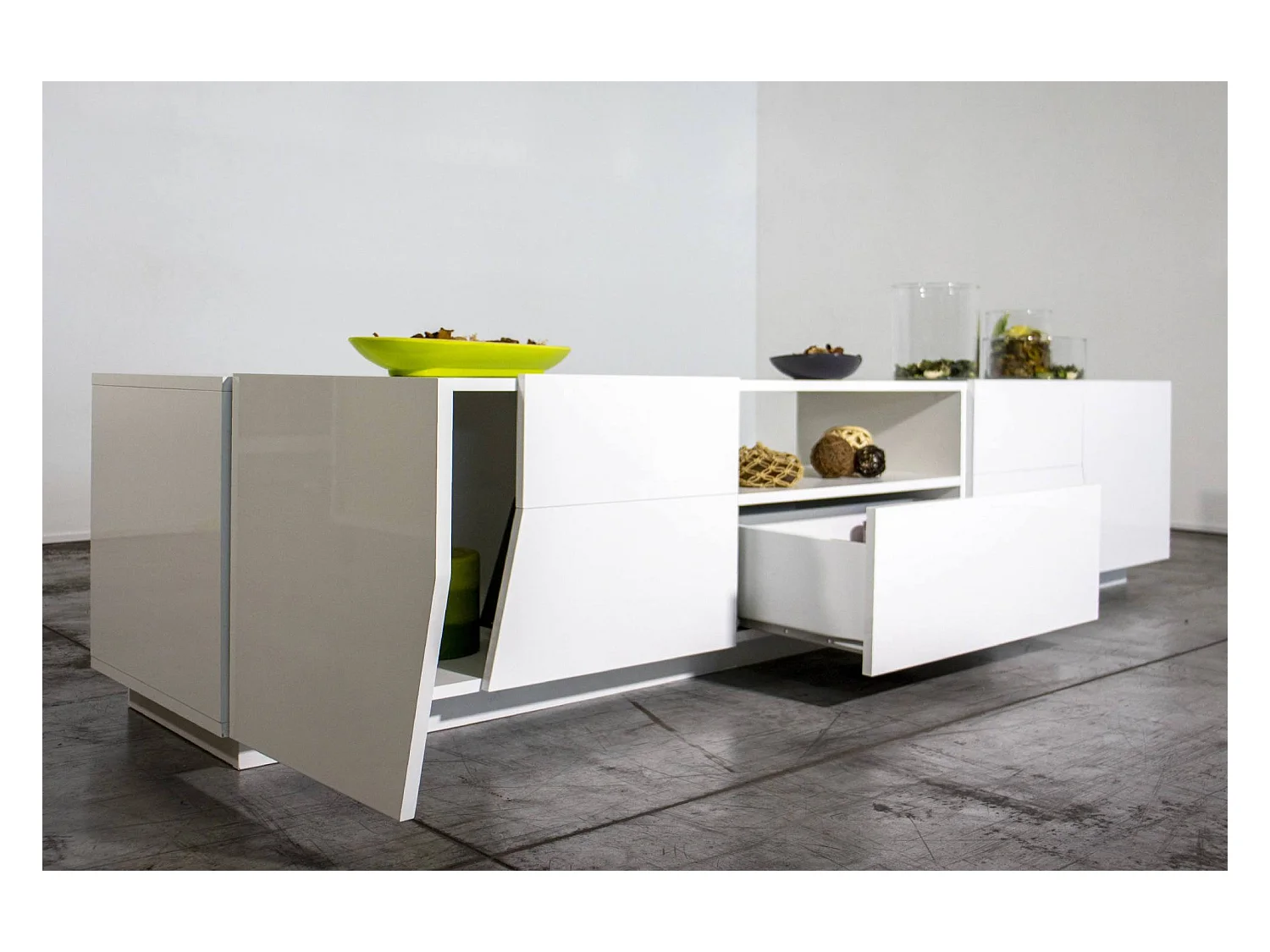 Jacopo TV-meubel, Laag woonkamerdressoir, Onderstel televisiemeubel, 100% Made in Italy, 220x43h46 cm, Glanzend wit