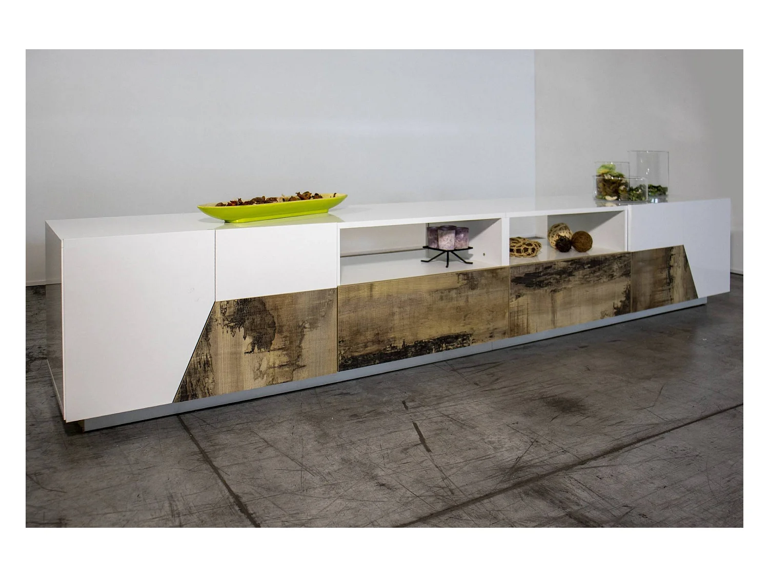 Gregorio TV-meubel, Laag woonkamerdressoir met 4 deuren, Onderstel televisiemeubel, 100% Made in Italy, 260x43h46 cm, Glanzend wit en esdoorn