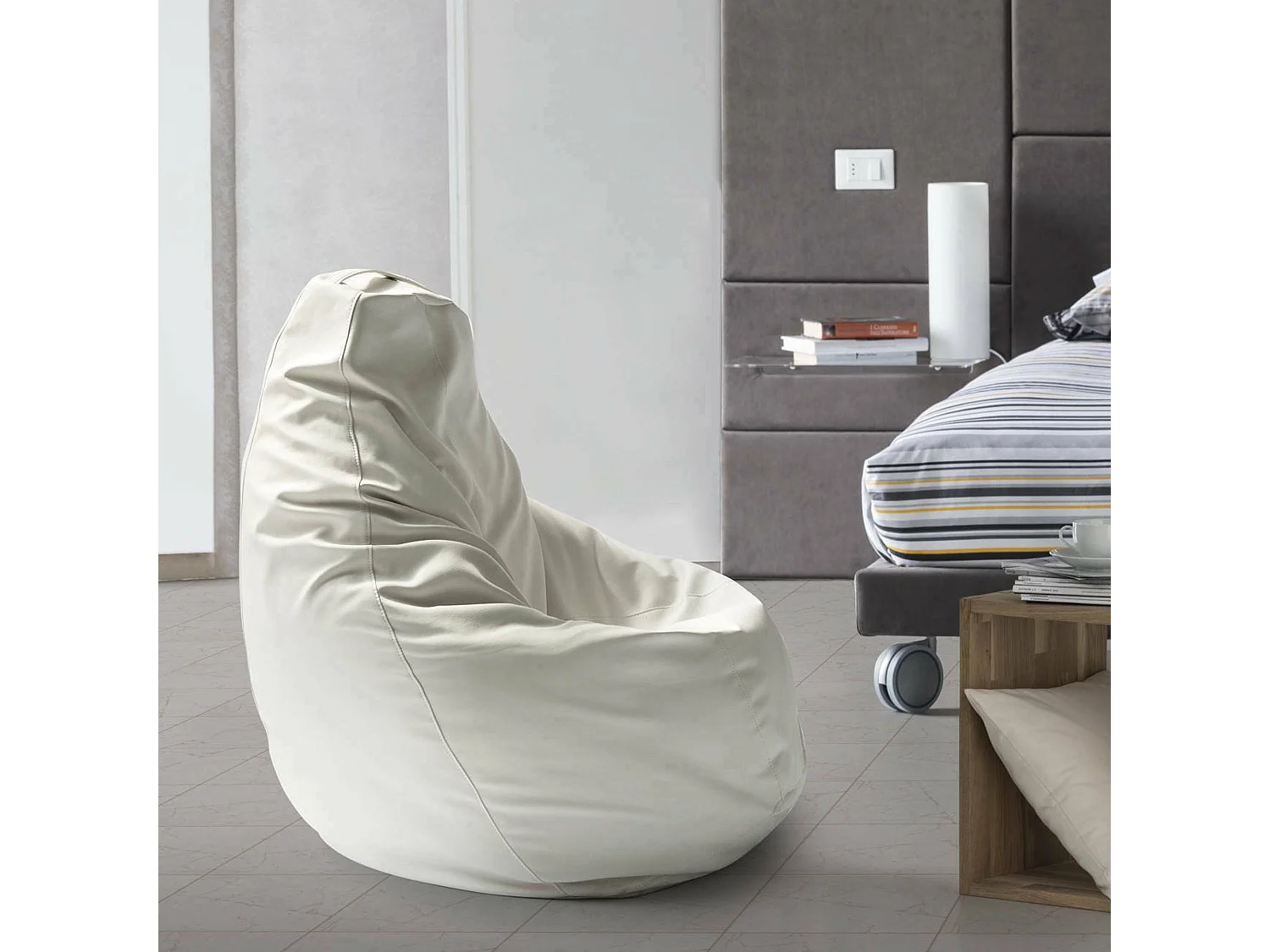 Pouf Annachiara, Pouf a sacco, Poltrona a sacco in ecopelle, 100% Made in Italy, 70x70h110 cm, Bianco