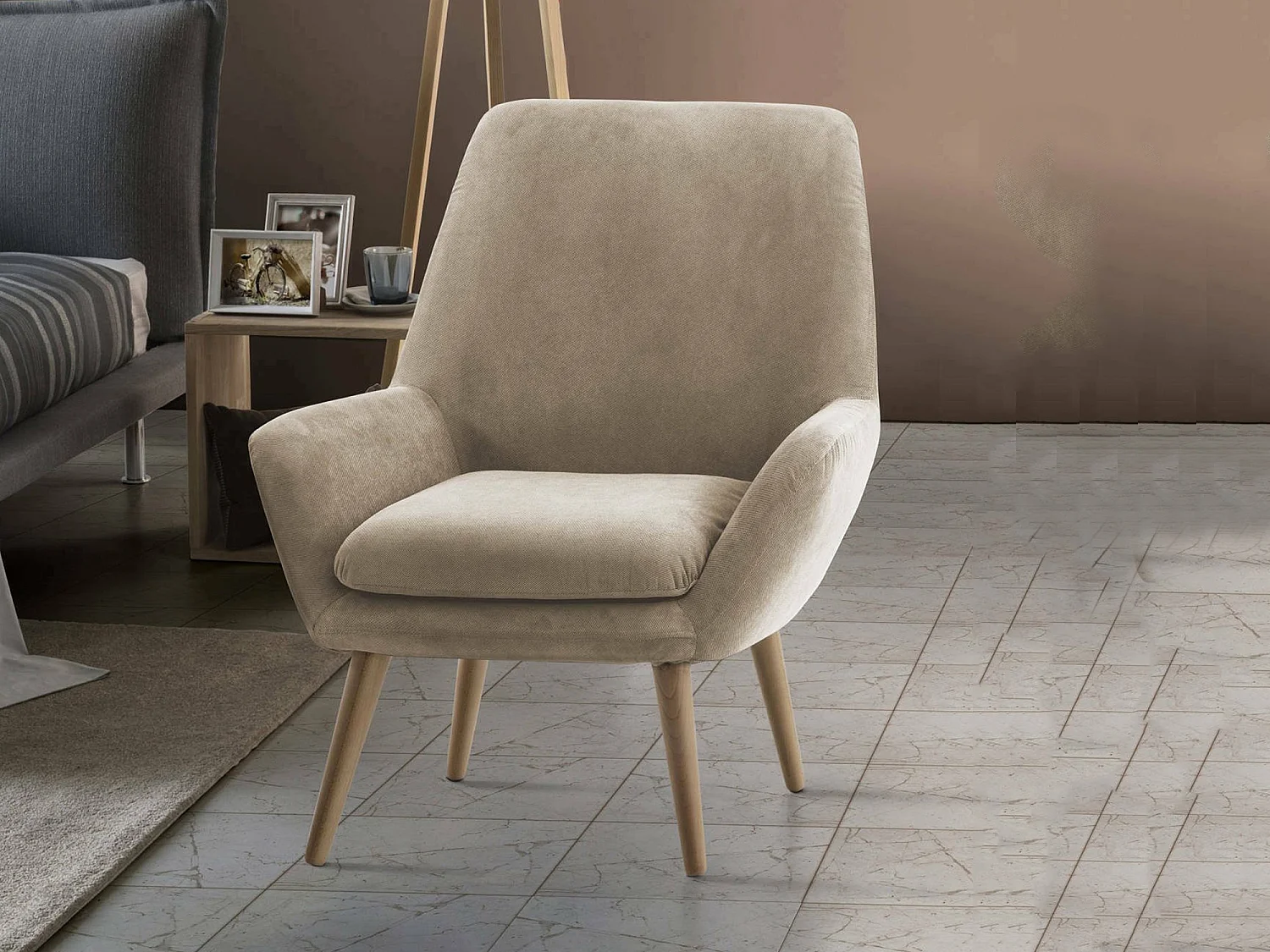Annarita-Sessel, Designer-Loungesessel, 100 % Made in Italy, Relaxsessel aus gepolstertem Stoff, 80 x 70 x 95 cm, Beige