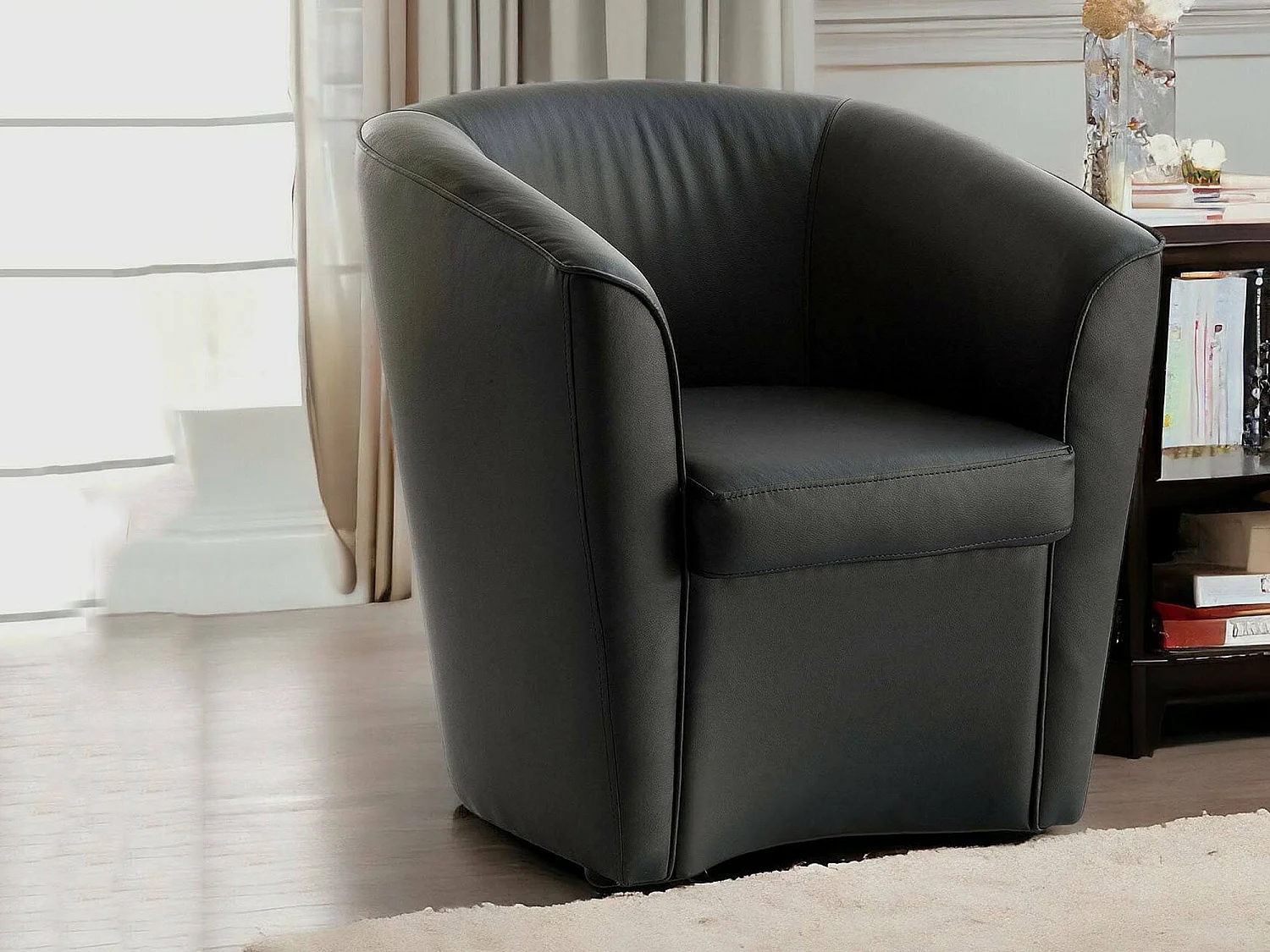 Sillón Annaluna, Sillón de salón, 100% Made in Italy, Sillón relajante de ecopiel, 70x60h74 cm, Negro
