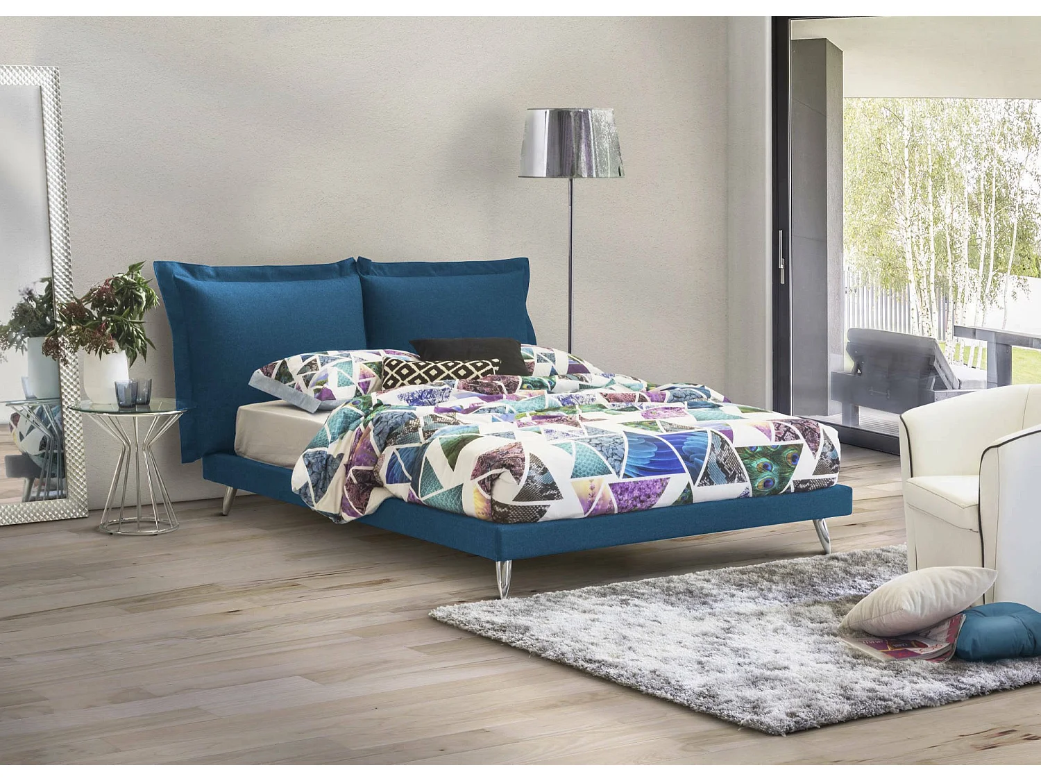 Doppelbett Ludovica, Festbett aus Stoff mit Füßen, 100 % Made in Italy, geeignet für Matratzen 160 x 190 cm, Blau