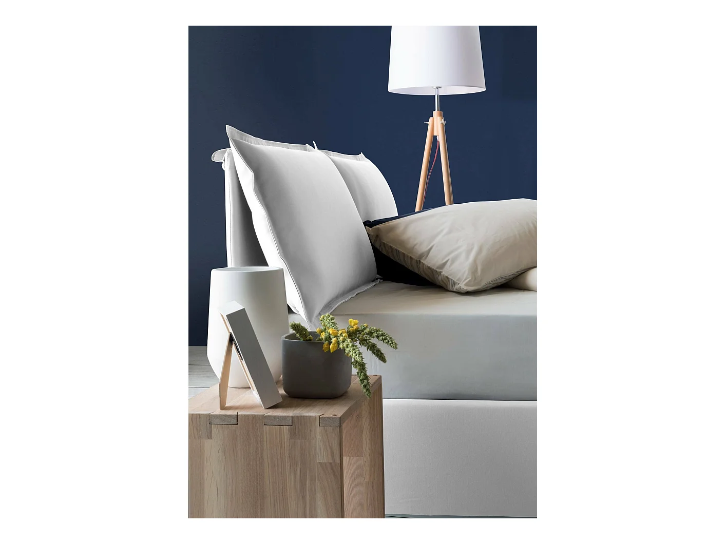 Lit double Antonia, Lit coffre avec revêtement en tissu, 100% Made in Italy, Ouverture frontale, adapté pour matelas 160x200 cm, Blanc