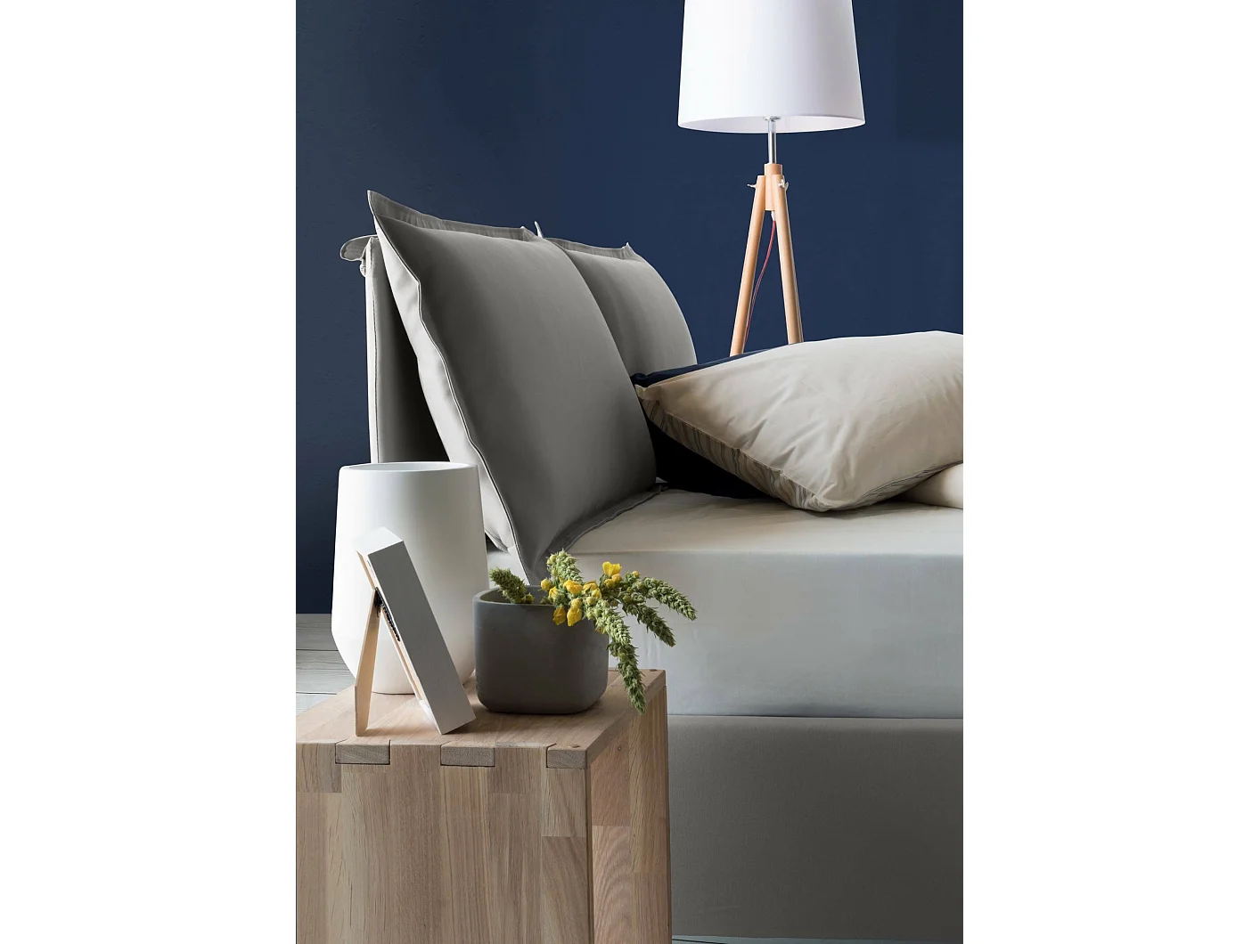 Letto matrimoniale Silvia, Letto contenitore con rivestimento in tessuto, 100% Made in Italy, Apertura frontale, con materasso Cm 140x190 incluso, Grigio