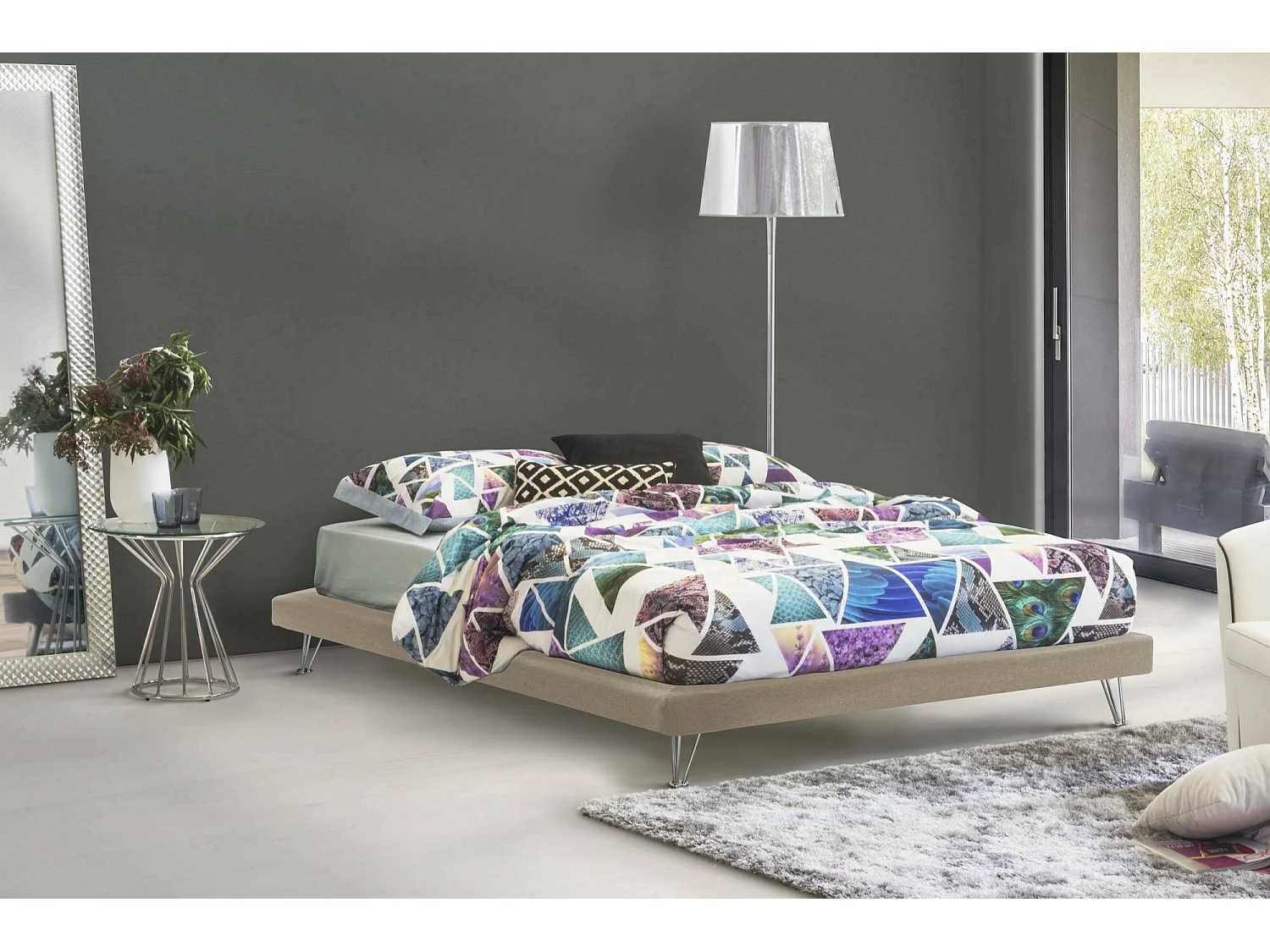 Lit double Isabella, Lit fixe en tissu avec pieds, 100% Made in Italy, adapté pour matelas 160x190 cm, Beige