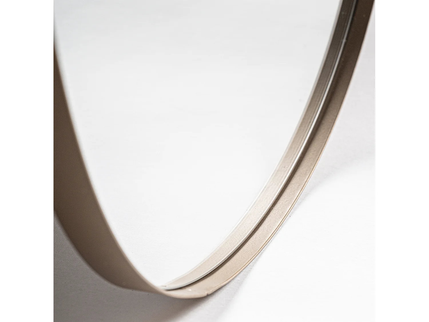 Miroir en fer doré 56x2x59 cm